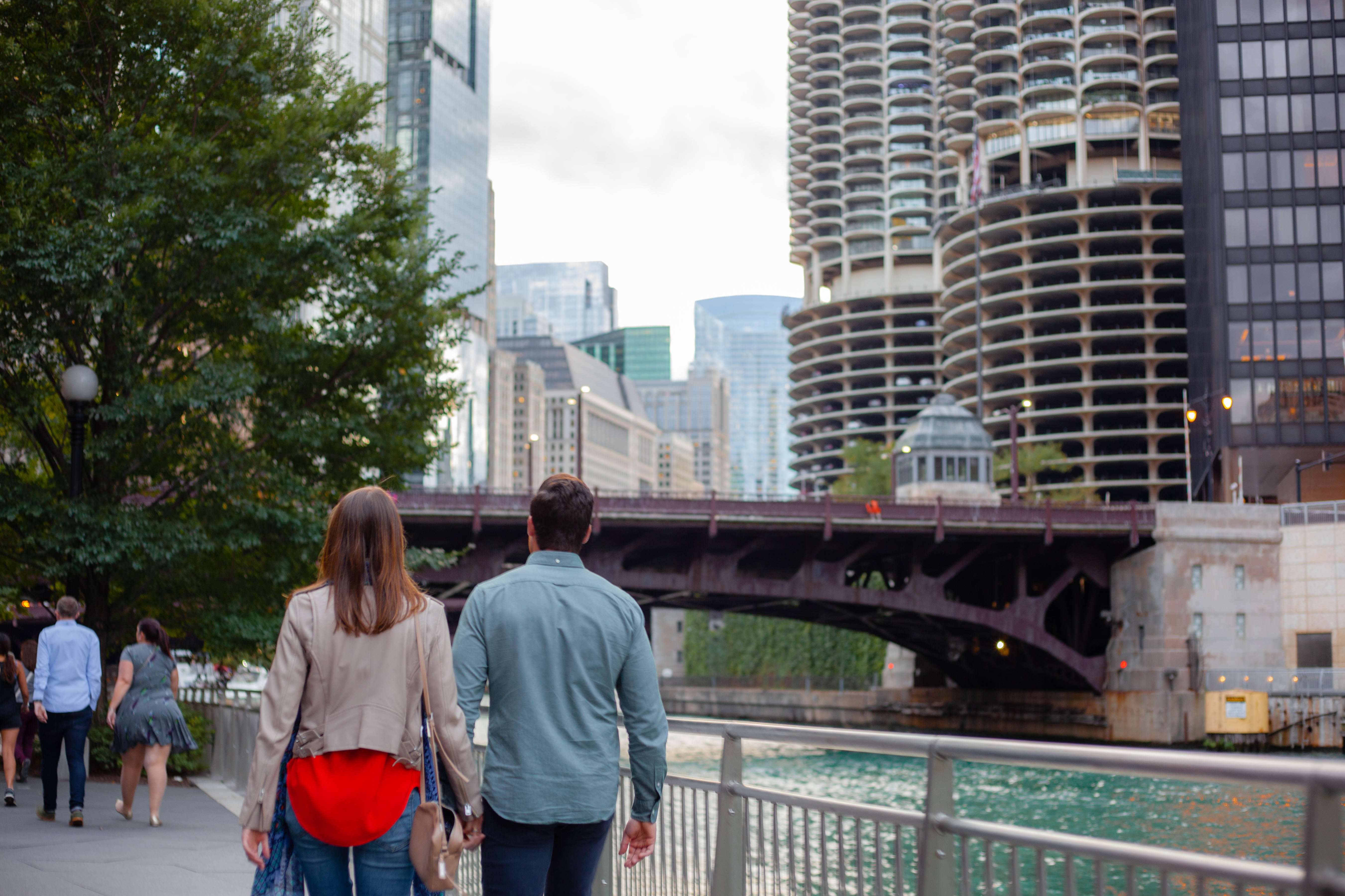 couple - relationship, togetherness, rear view, men, outdoors, city, bridge, built structure, three quarter length, women, 5K, skyscraper, chicago riverwalk, HD Wallpaper