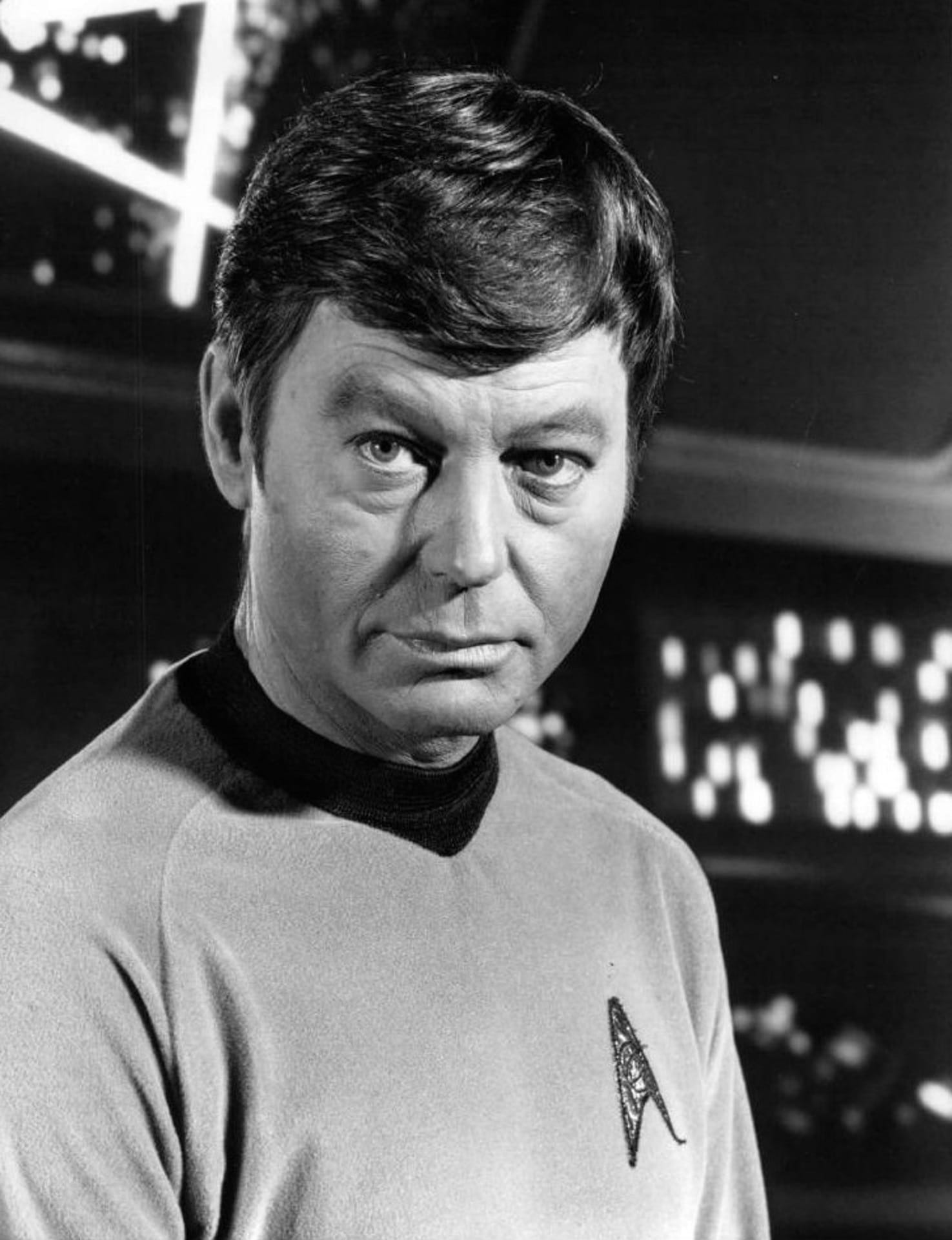nostalgia, aggression, indoors, facial expression, trekkies, one person, looking at camera, vintage, tv, focus on foreground, young adult, casual clothing, Phone HD Wallpaper
