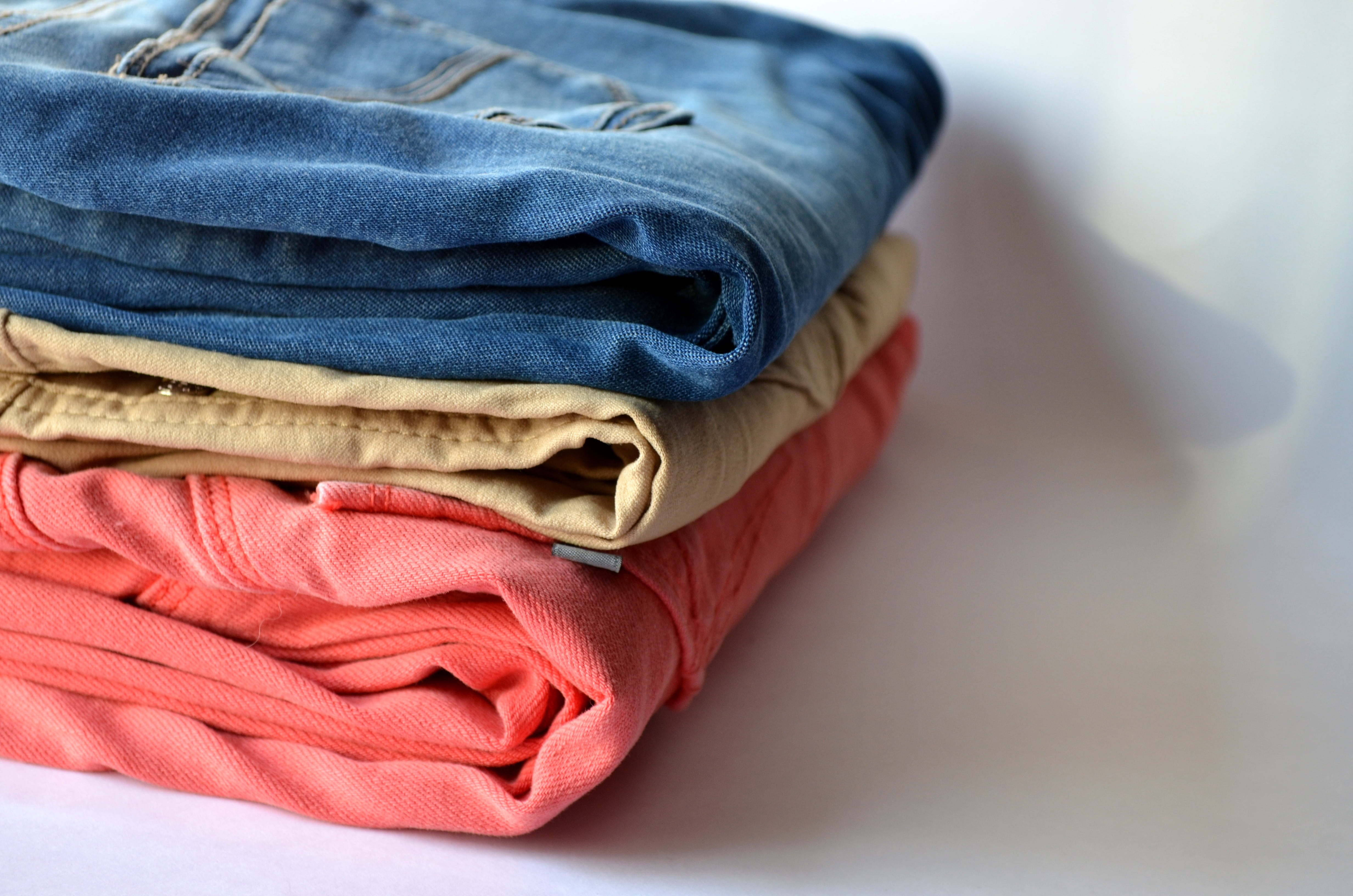 studio shot, wash, close-up, 4K, still life, cotton, housework, choice, garment, pants, scarf, group of objects, no people, apparel, trousers, indoors, HD Wallpaper