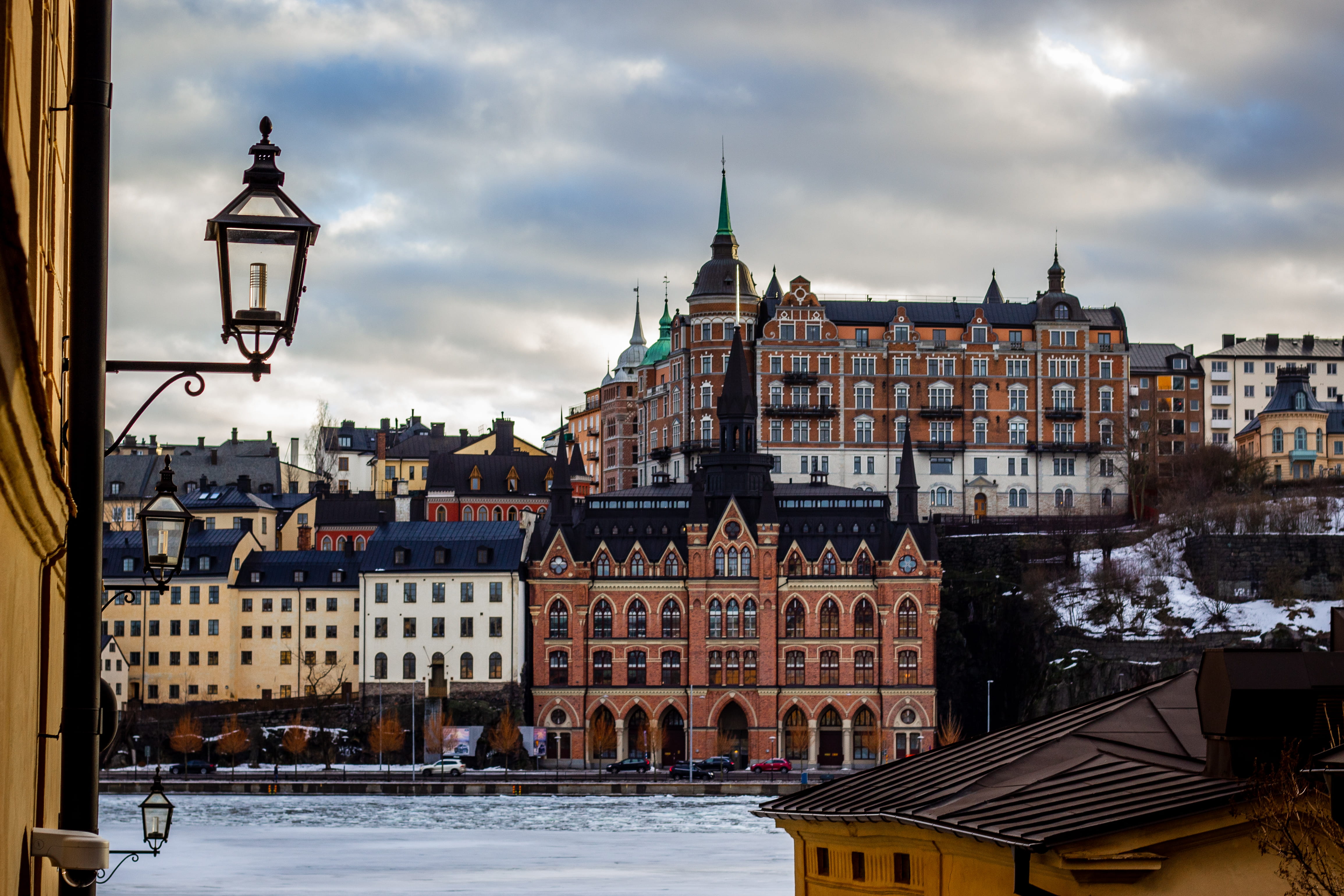 spire, gamla stan, nordic, metropolis, building, stockholm, nature, built structure, ice, cloud - sky, crowd, urban, architecture, outdoors, cityscape, HD Wallpaper