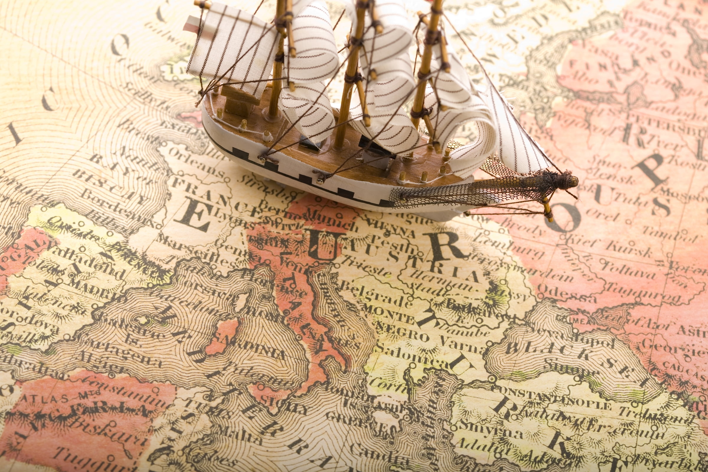 pattern, studio shot, high angle view, galleon, miniature, globe - Man Made Object, topography, travel, selective Focus, map, paper, souvenirs, indoors, HD Wallpaper