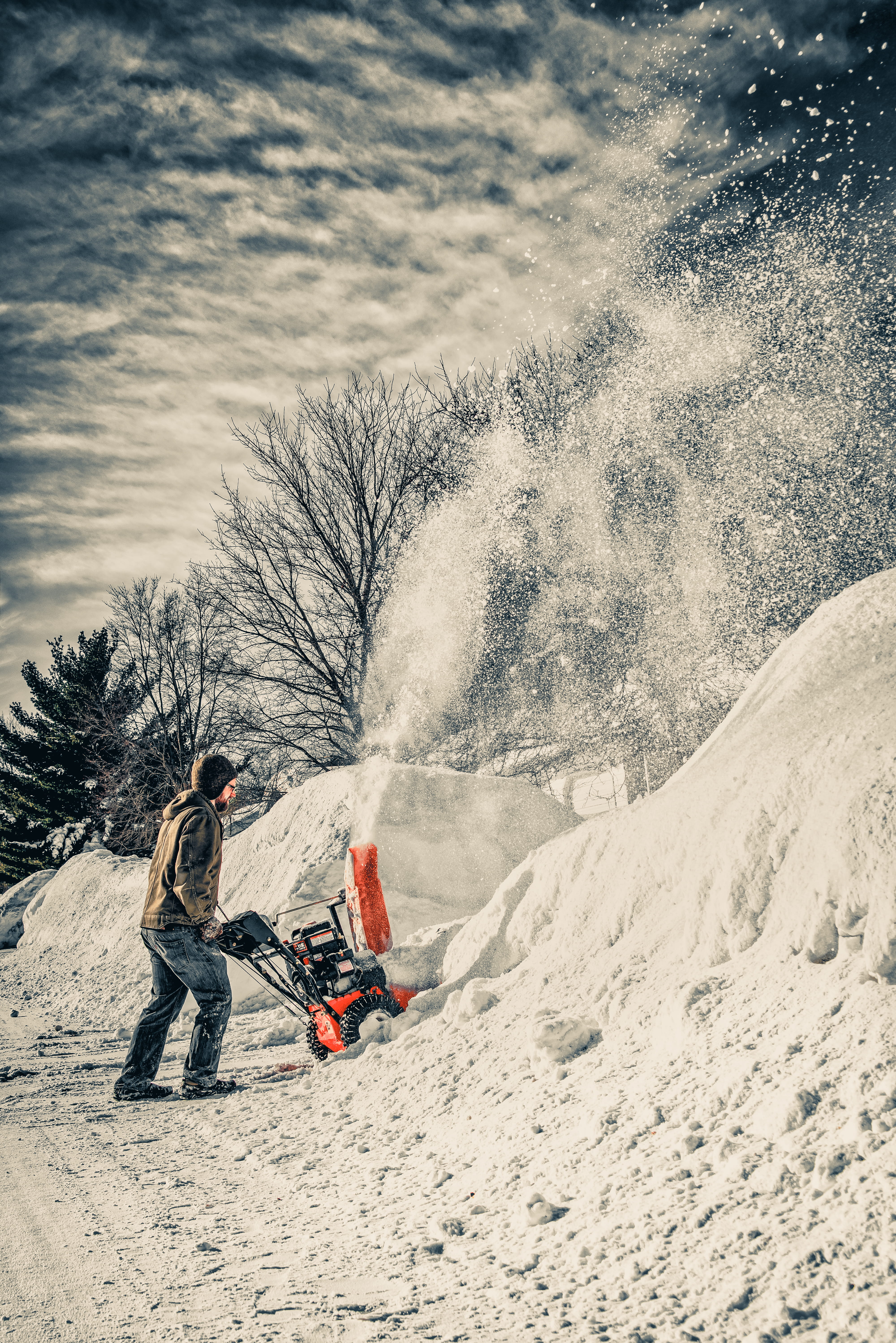real people, sport, 5K, adventure, man, two people, warm clothing, outdoors, blower, mountain, nature, snow, full length, holiday, using, tobogganing, Phone HD Wallpaper