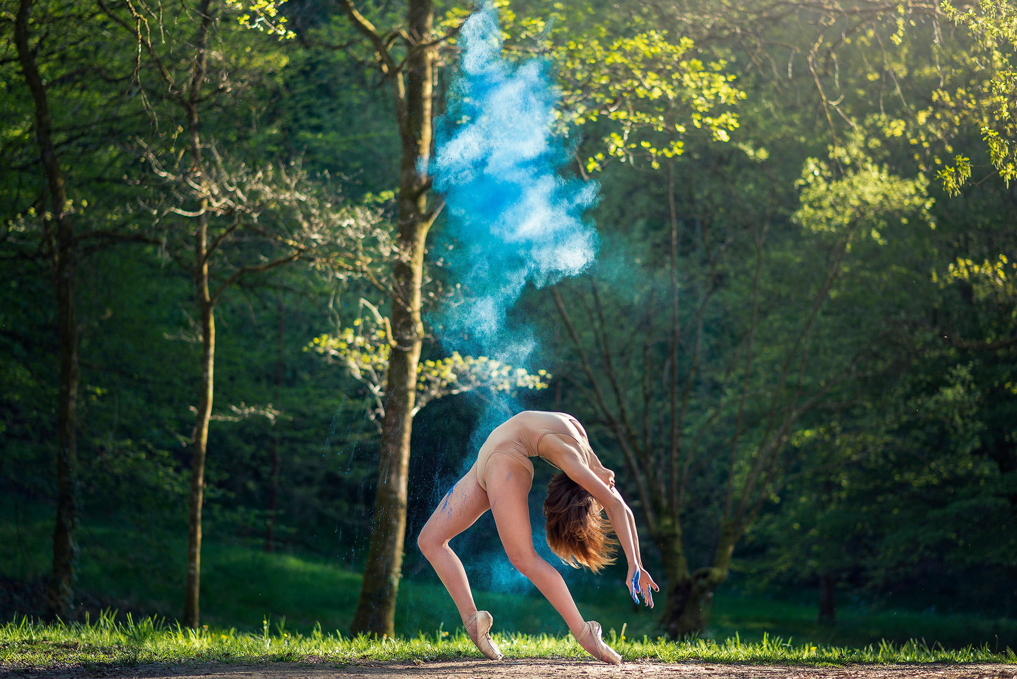 wellbeing, leisure activity, s, the explosion, piece, brown, 1080P, paint, adult, hair, balance, healthy lifestyle, grace, sport, exercising, full length, HD Wallpaper