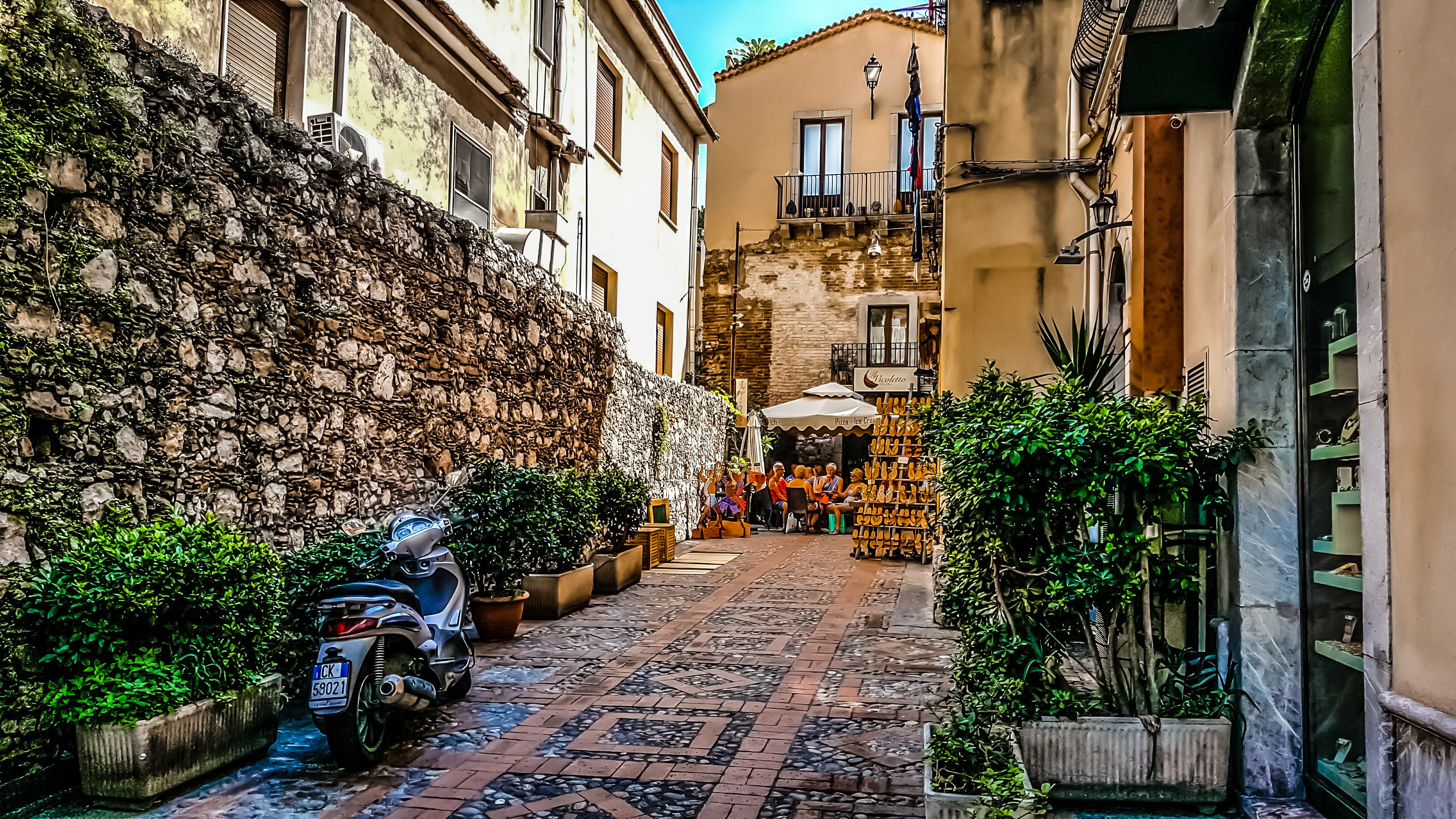 architecture, daytime, back, near, Cafe, outdoor, taormina, street, restaurant, 2K, lifestyle, scooter, potted plant, black, Meal, beside, lunch, tree, HD Wallpaper