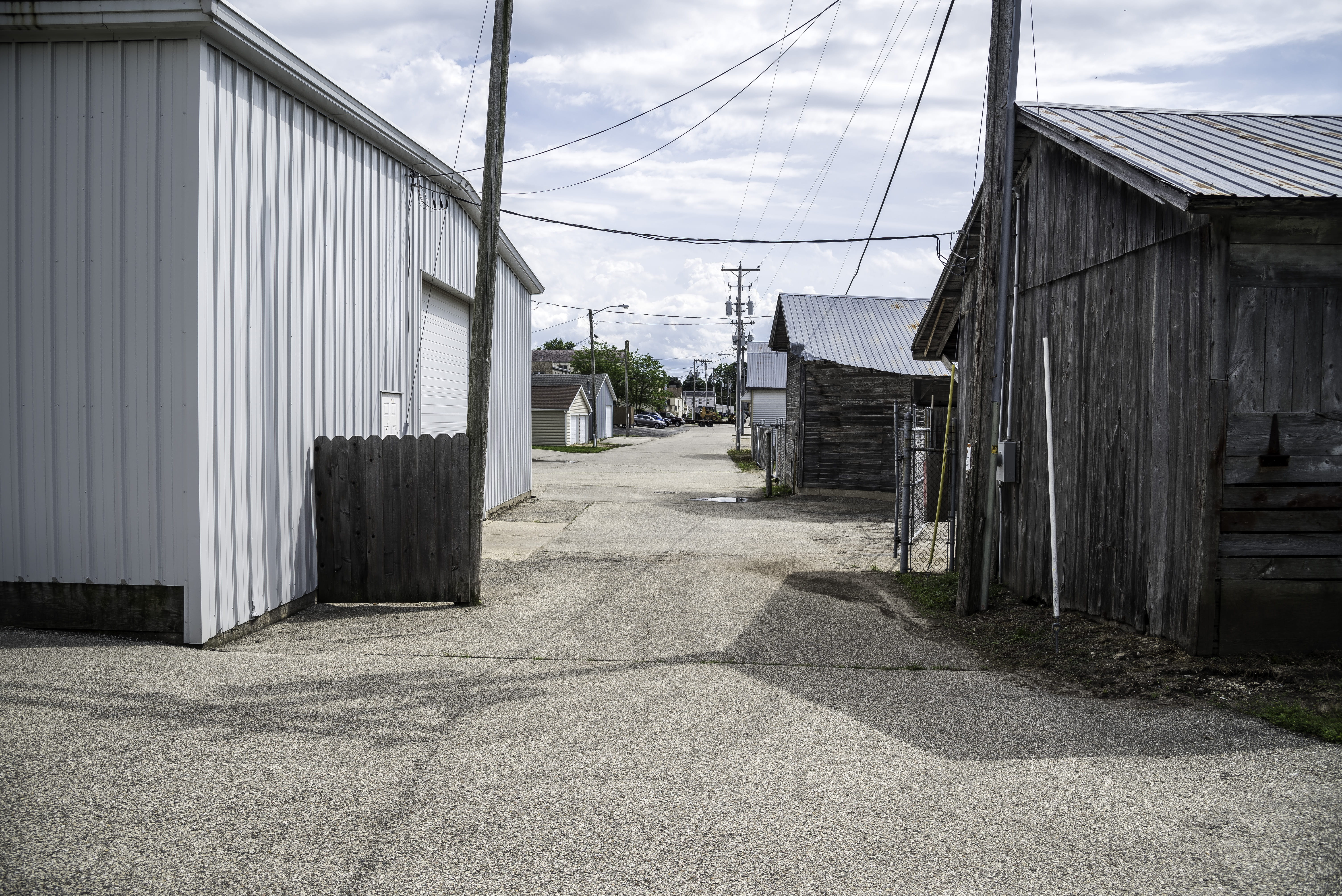 back, day, wood - Material, wisconsin, industry, architecture And Buildings, empty, telephone poles, building, architecture, direction, nature, 5K, iron, HD Wallpaper