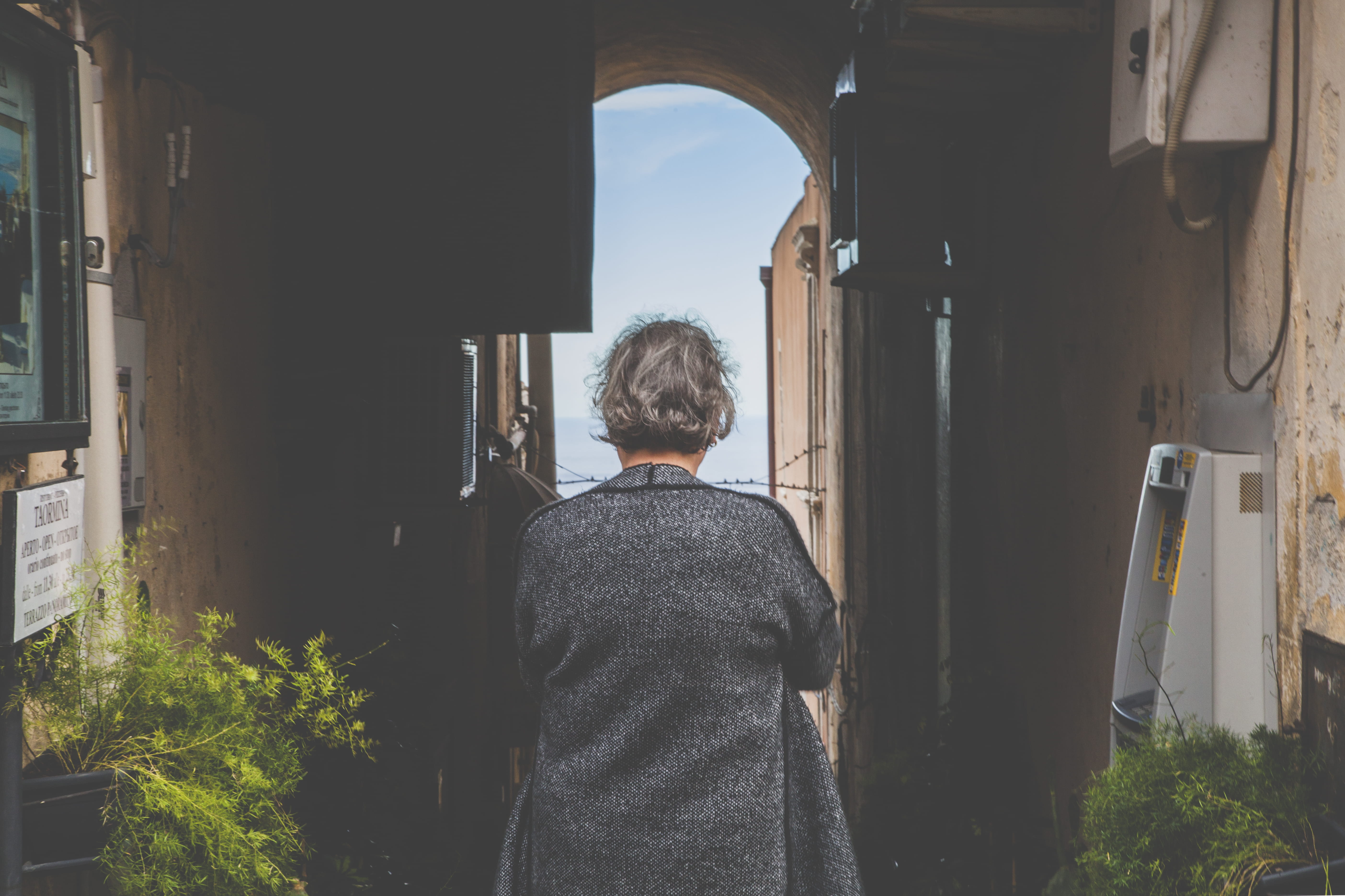 woman, building, leisure activity, wear, back view, retirement, top, one person, standing, road, architecture, day, waist up, alley, 5K, fashion, window, HD Wallpaper