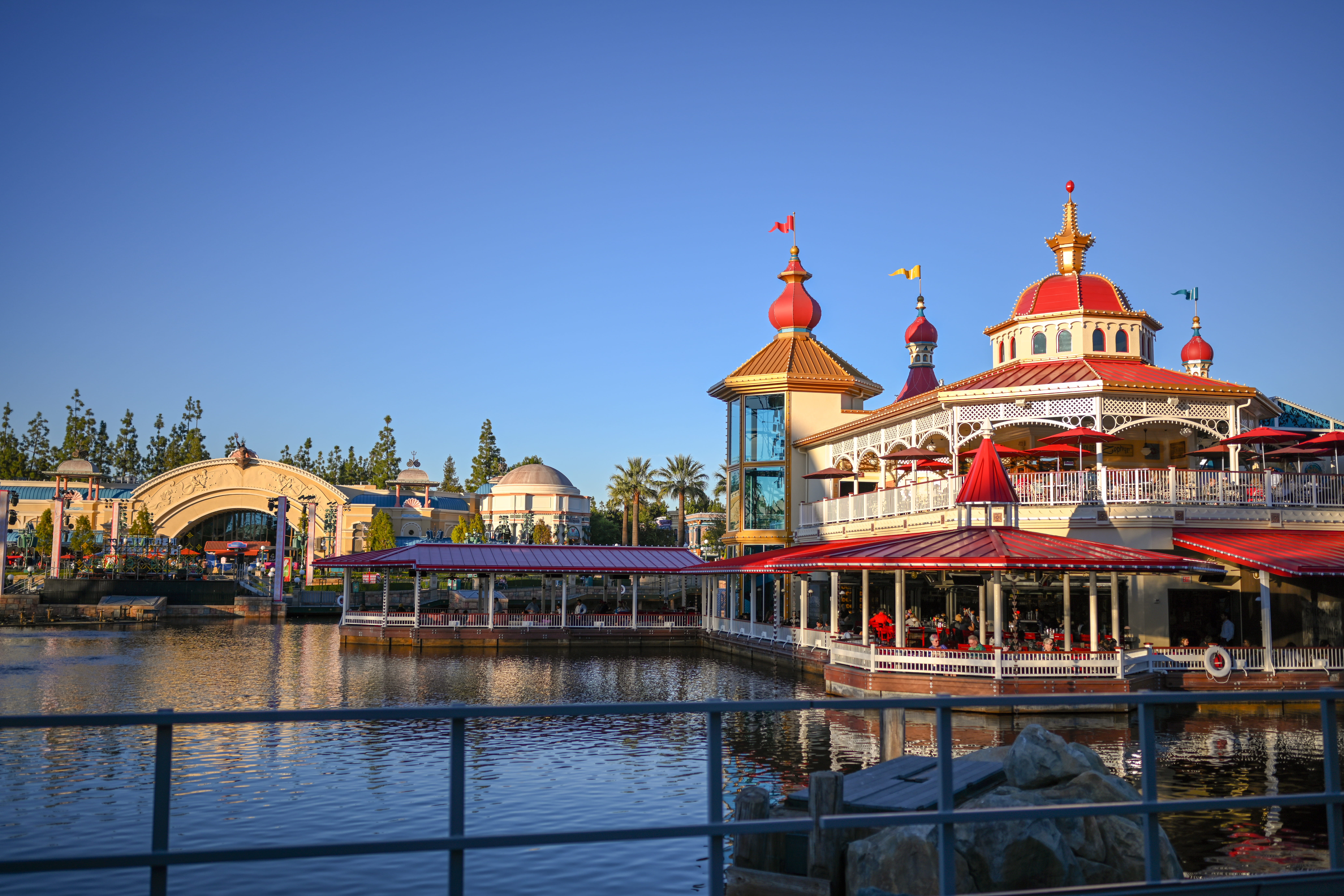 nature, building, place of worship, 1313 disneyland dr, architecture, belief, outdoors, spirituality, city, clear sky, dome, anaheim, 8K, religion, travel, HD Wallpaper