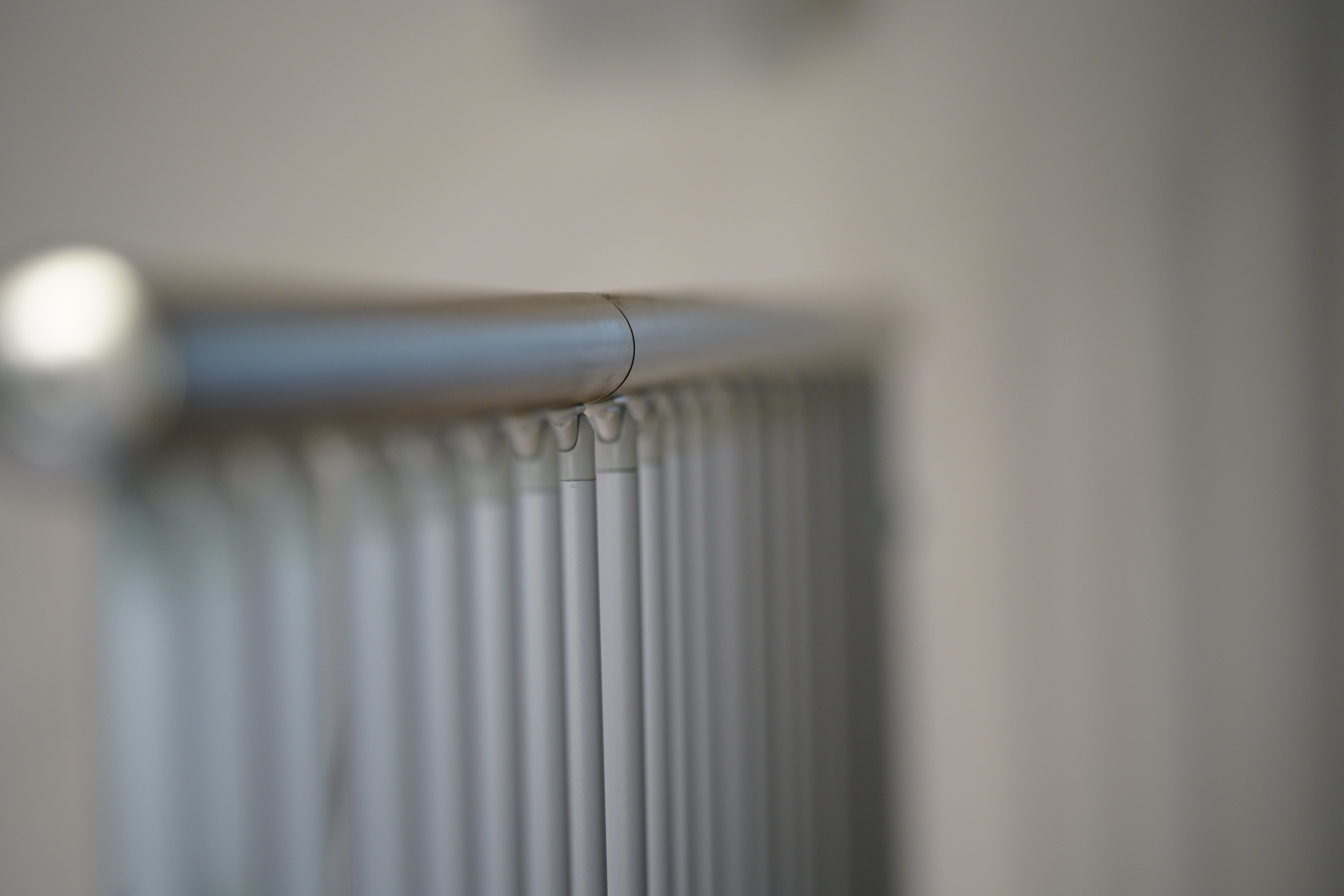 hanger, shelf, indoors, no people, door, focus on background, handrail, copy space, heat - temperature, sonyalpha, selective focus, linen, metal, healthcare and medicine, HD Wallpaper