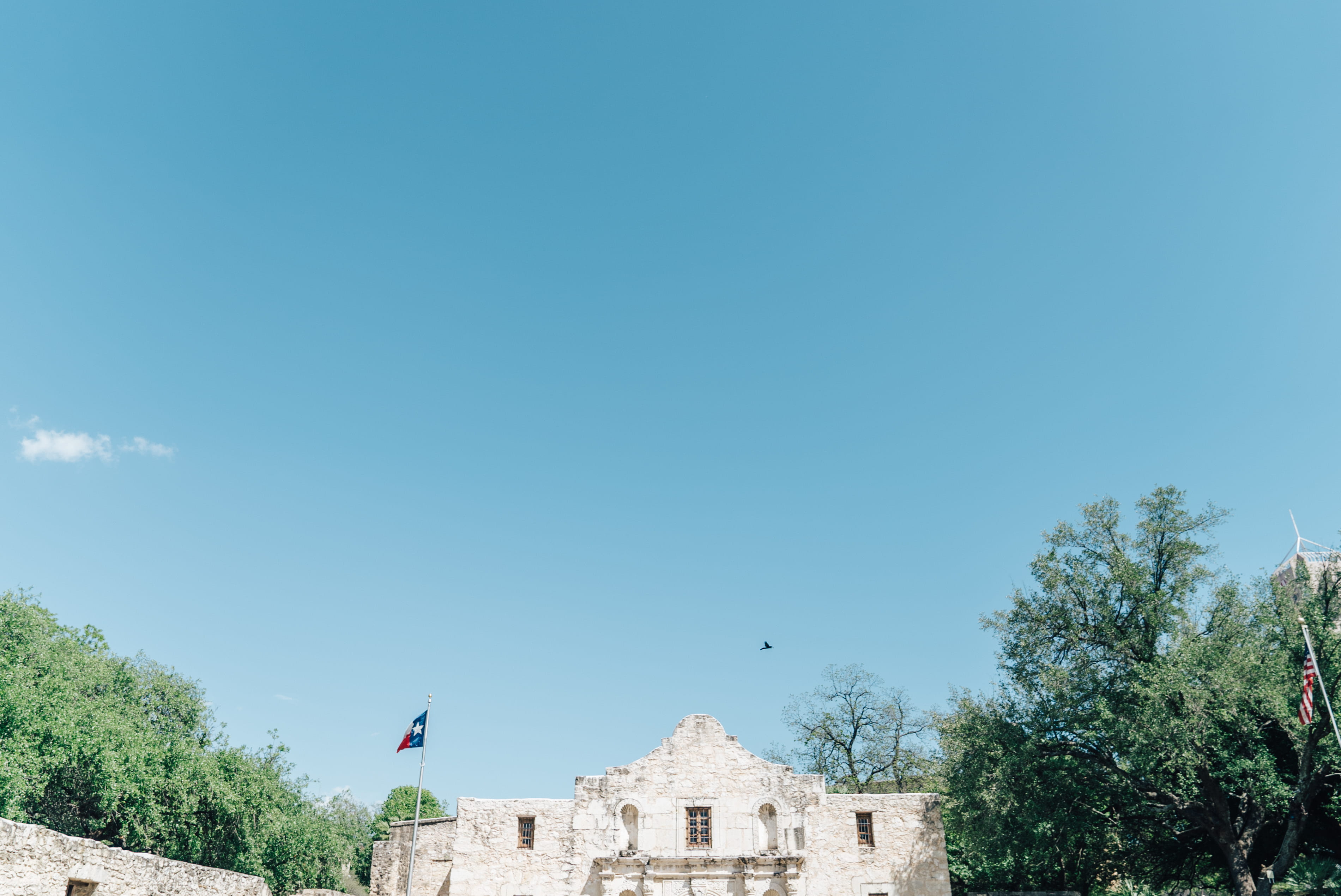 fort, blue, steeple, walkway, spire, concrete, flag, #travelnow #sanantonio #igsanantonio #sanantoniospurs #igsanantoniotexas #satx #exploresanantonio #streetphotography #photography #sonyalpha #unsplash #mobilemag #folkgood #lifeofadventure #discoverearth #outplanetdaily #liveauthentic #visualsoflife #stayandwander #street #planetgood #forgeyourownpath #createcommune #explorerocreate #besttexas #sanantoniotx #texas #igtexas @igsanantonio, HD Wallpaper