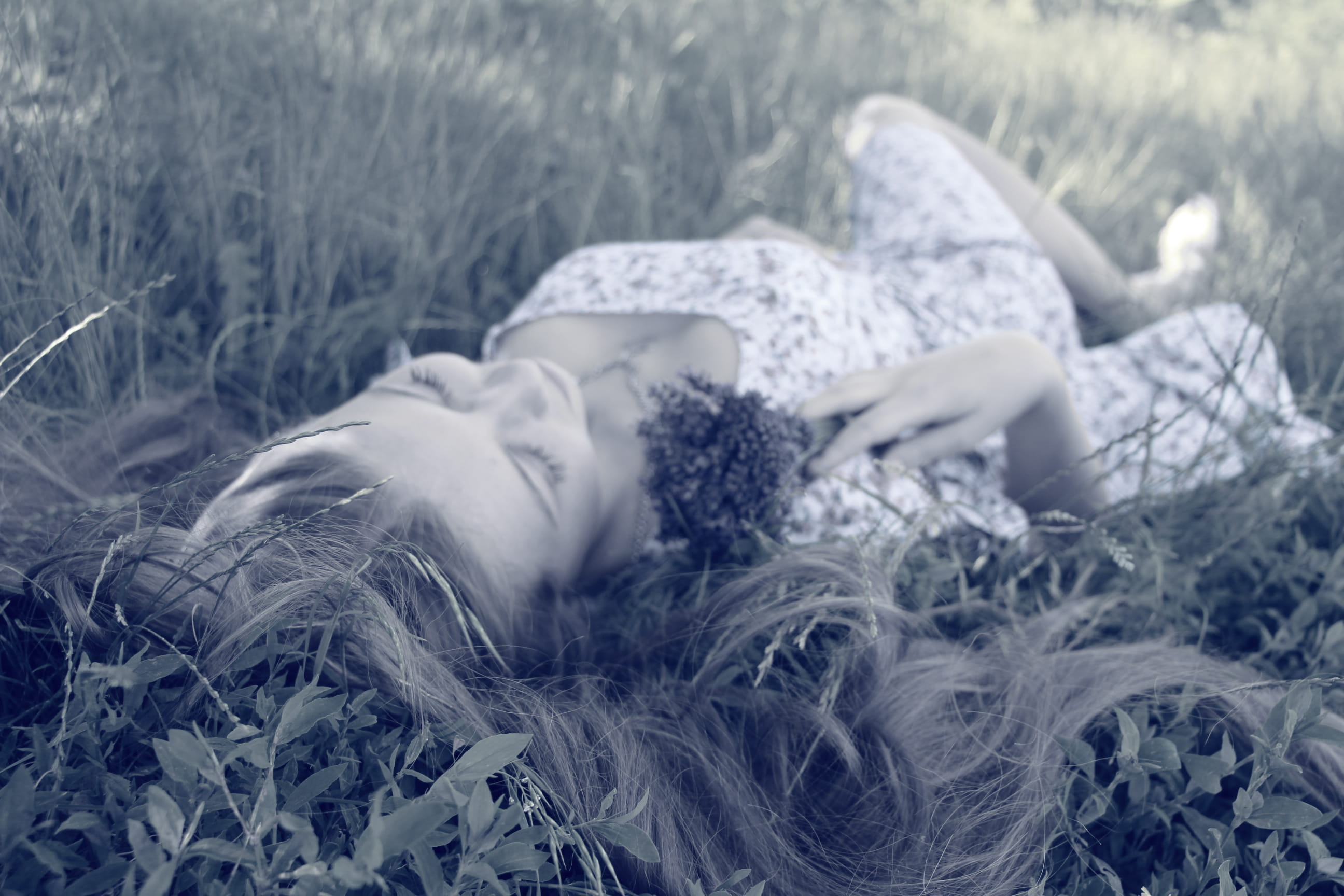 snow, relaxation, greyscale, photo, 2K, lying on back, plant, young women, laying, hair, land, caucasian Ethnicity, outdoors, girl, mountain, hairstyle, HD Wallpaper