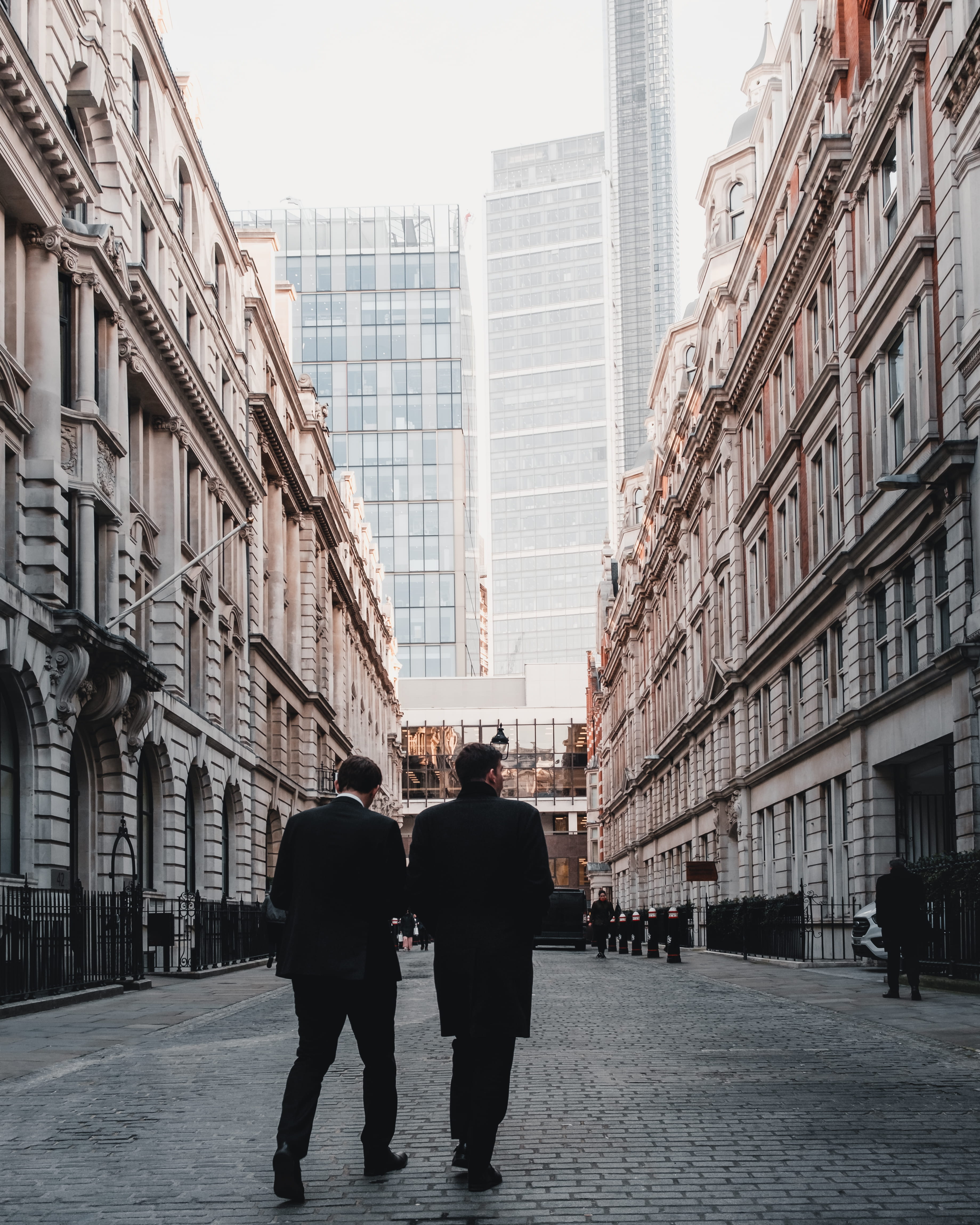nature, architecture, rear view, two people, coat, 4K, overcoat, outdoors, building exterior, apparel, pavement, two, sidewalk, town, full length, 2 throgmorton ave, Phone HD Wallpaper