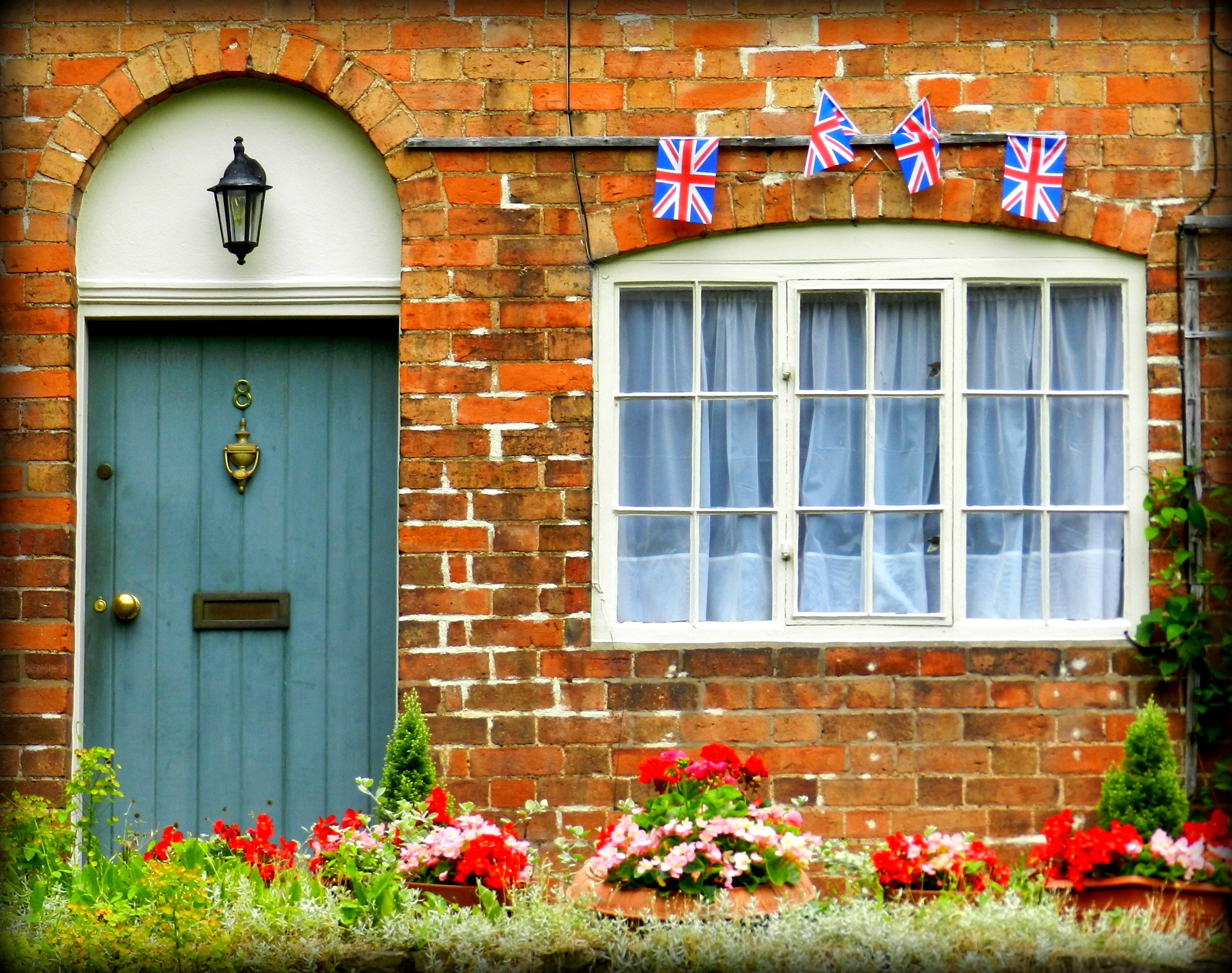england, brick, 1080P, red brick, door, doorway, doors, english cottage, british flag, flower, built structure, window, front, home, closed, architecture, HD Wallpaper