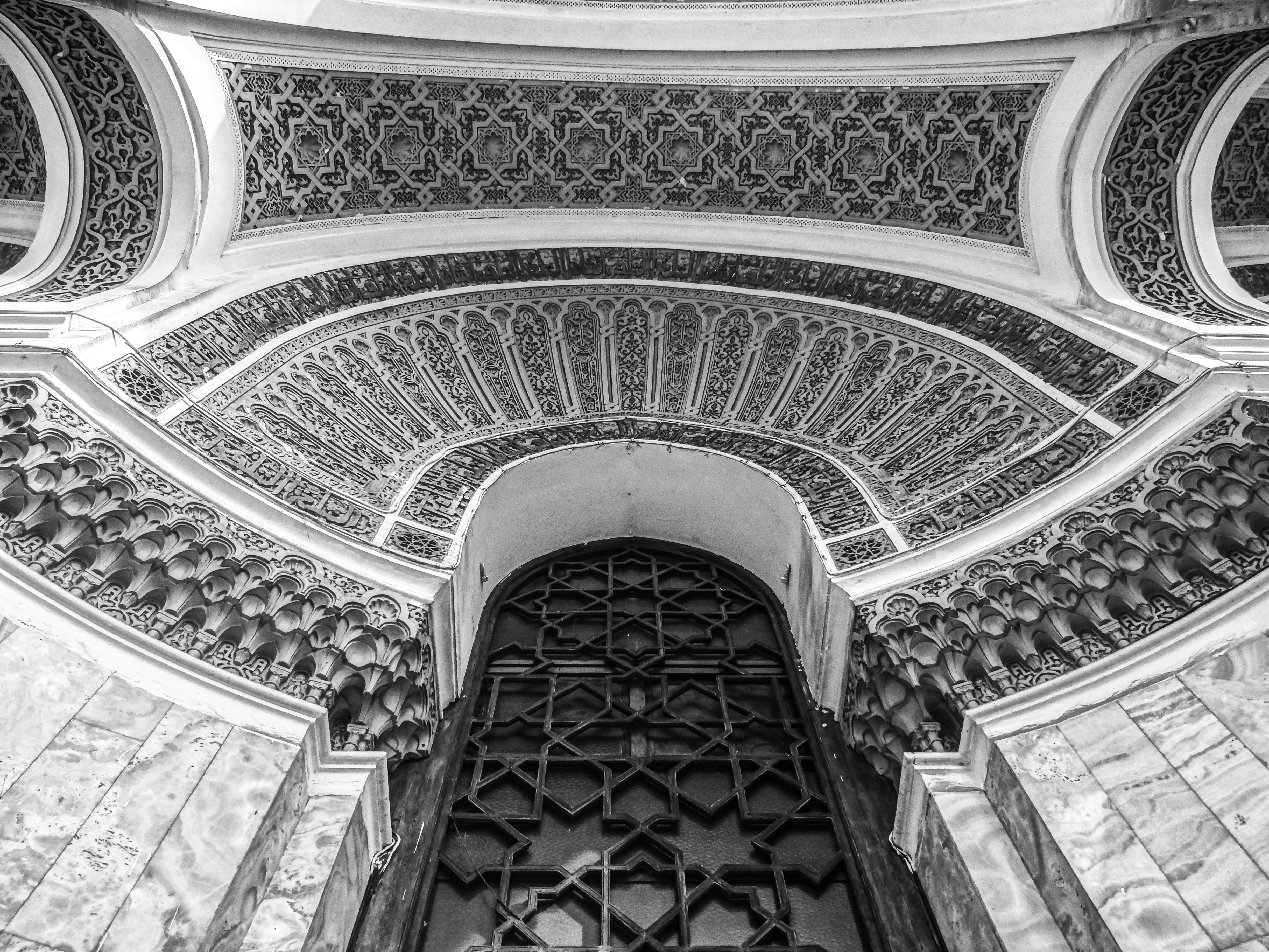 no people, built structure, architectural, door, 4K, mural, great post, arch, black and white, creativity, algeria, ceiling, symbol, directly below, building exterior, HD Wallpaper