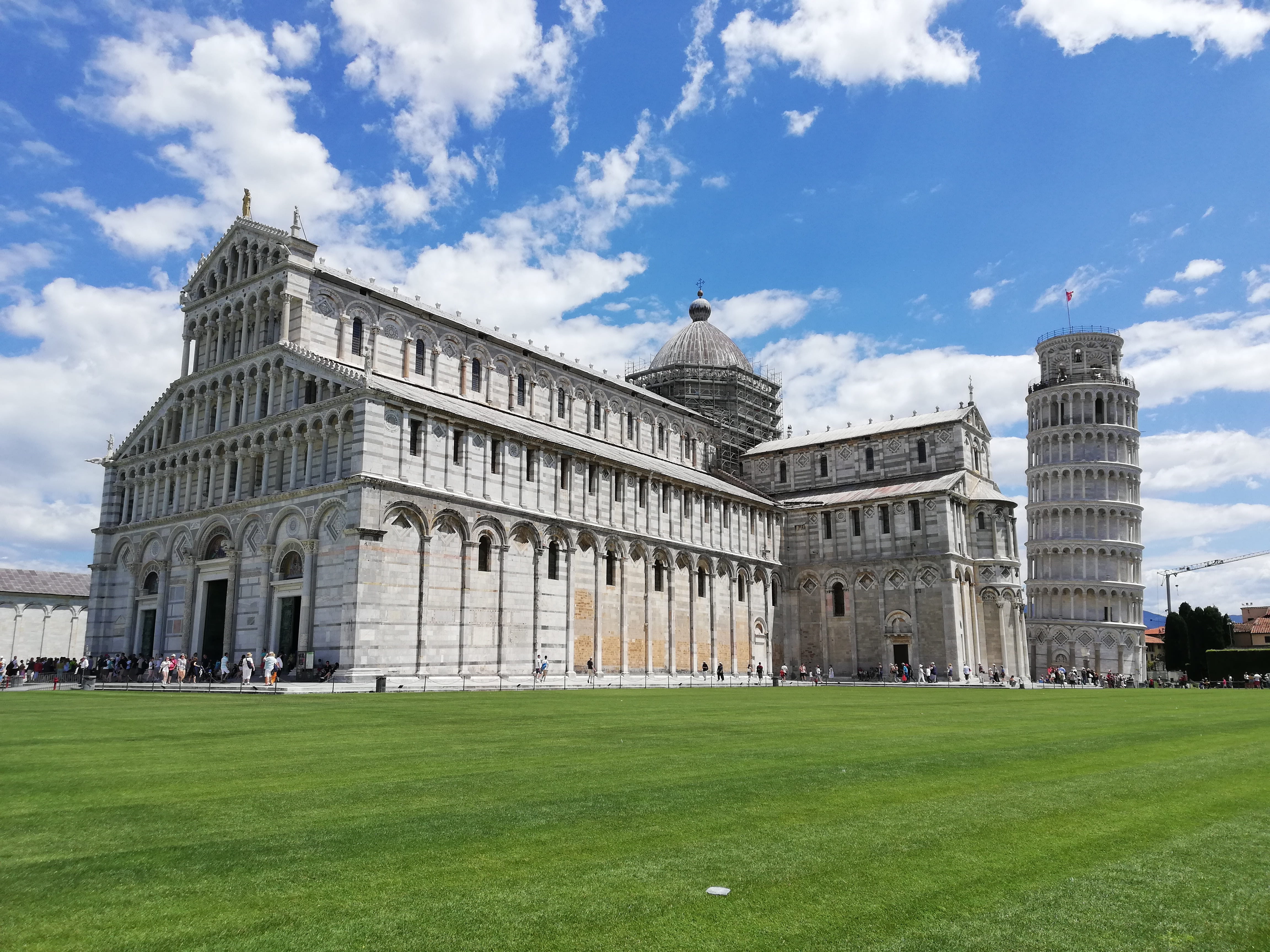incidental people, grass, italy, plant, outdoors, government, day, holidays, nature, travel destinations, sky, 4K, the past, dome, architectural column, HD Wallpaper
