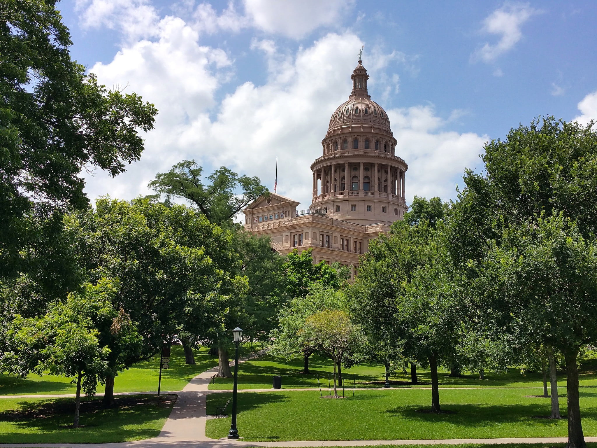 building exterior, nature, government, architecture, built structure, grass, plant, sunlight, outdoors, sky, cloud - sky, capitol, 1080P, green color, HD Wallpaper