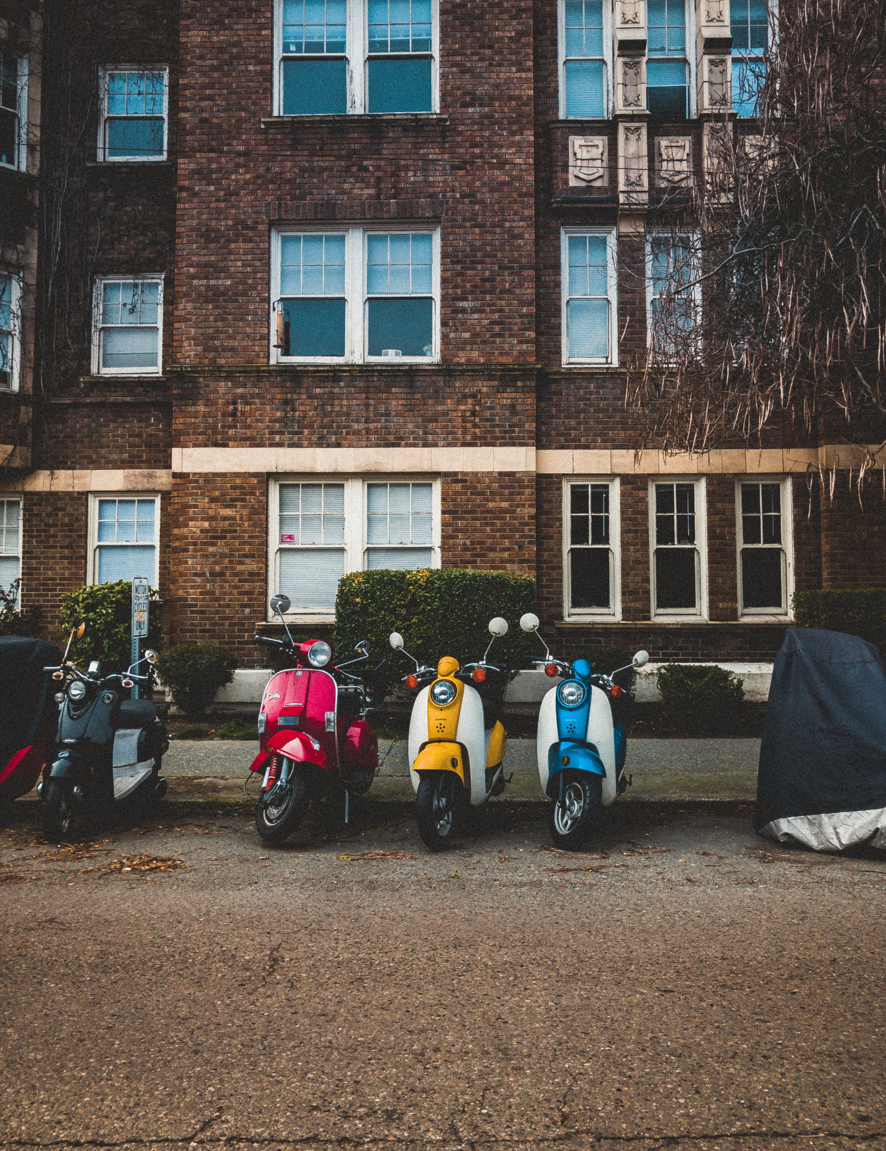 no people, moped, architecture, mode of transportation, window, building exterior, land vehicle, scooter, parking, iphone, 4K, residential district, Phone HD Wallpaper