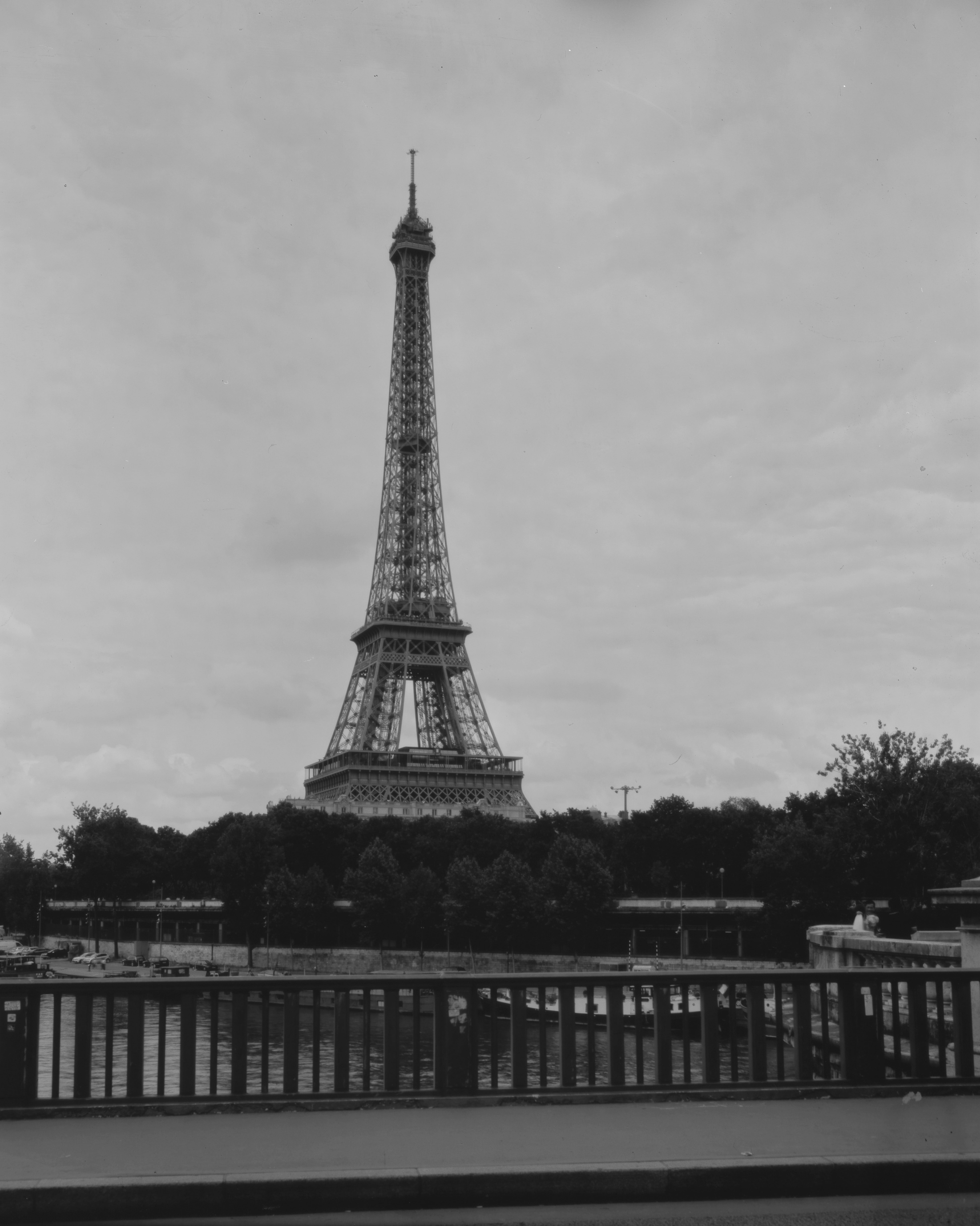 bandw, travel destinations, iconic, building exterior, the past, tower, travel, city, film, seine, paris, bridge, plant, symbol, iron - metal, view, france, Phone HD Wallpaper