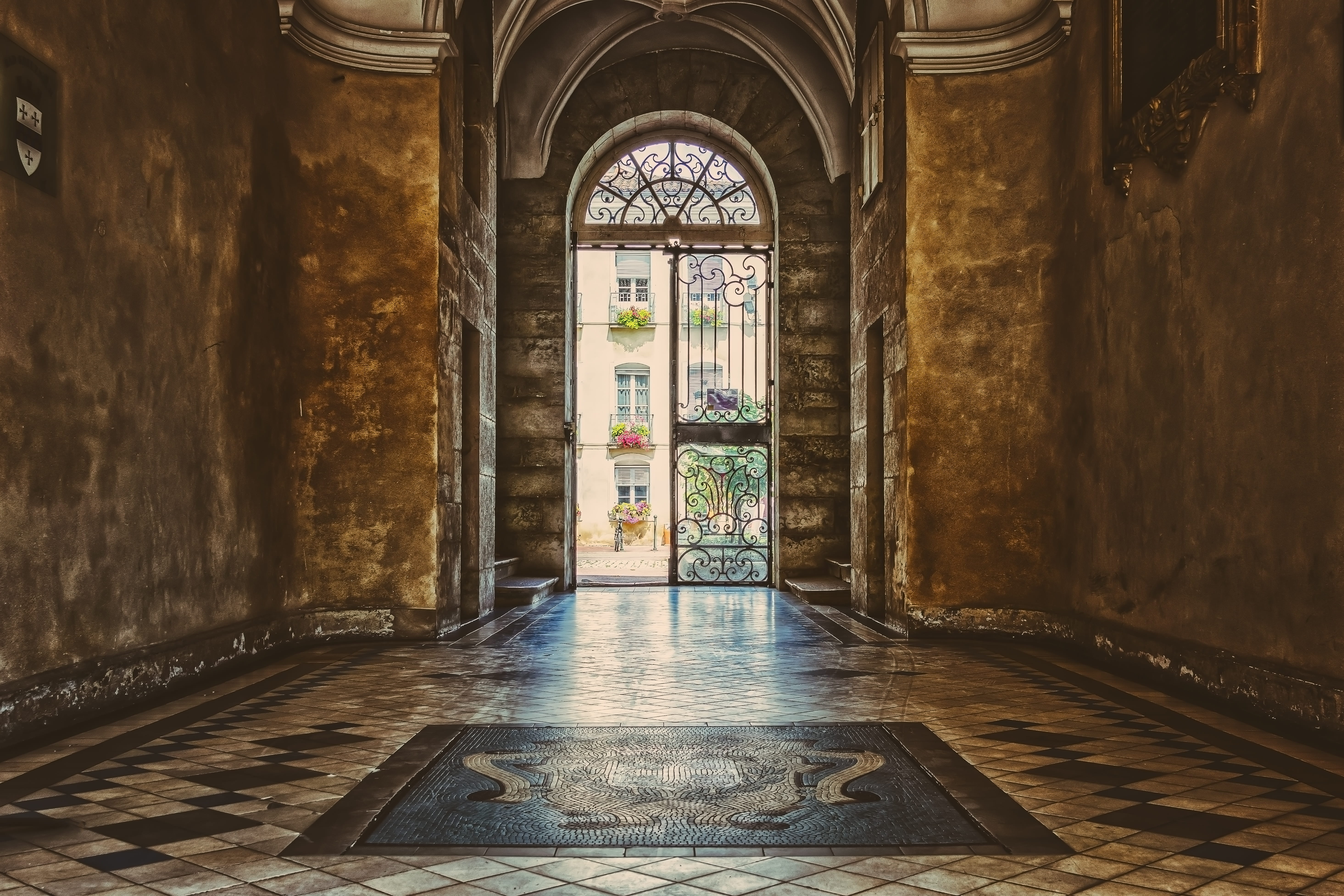 flooring, input, nobel, closed, old, built structure, the way forward, building, design, floor, the past, entrance, corridor, lobby, representative, wall - building feature, HD Wallpaper