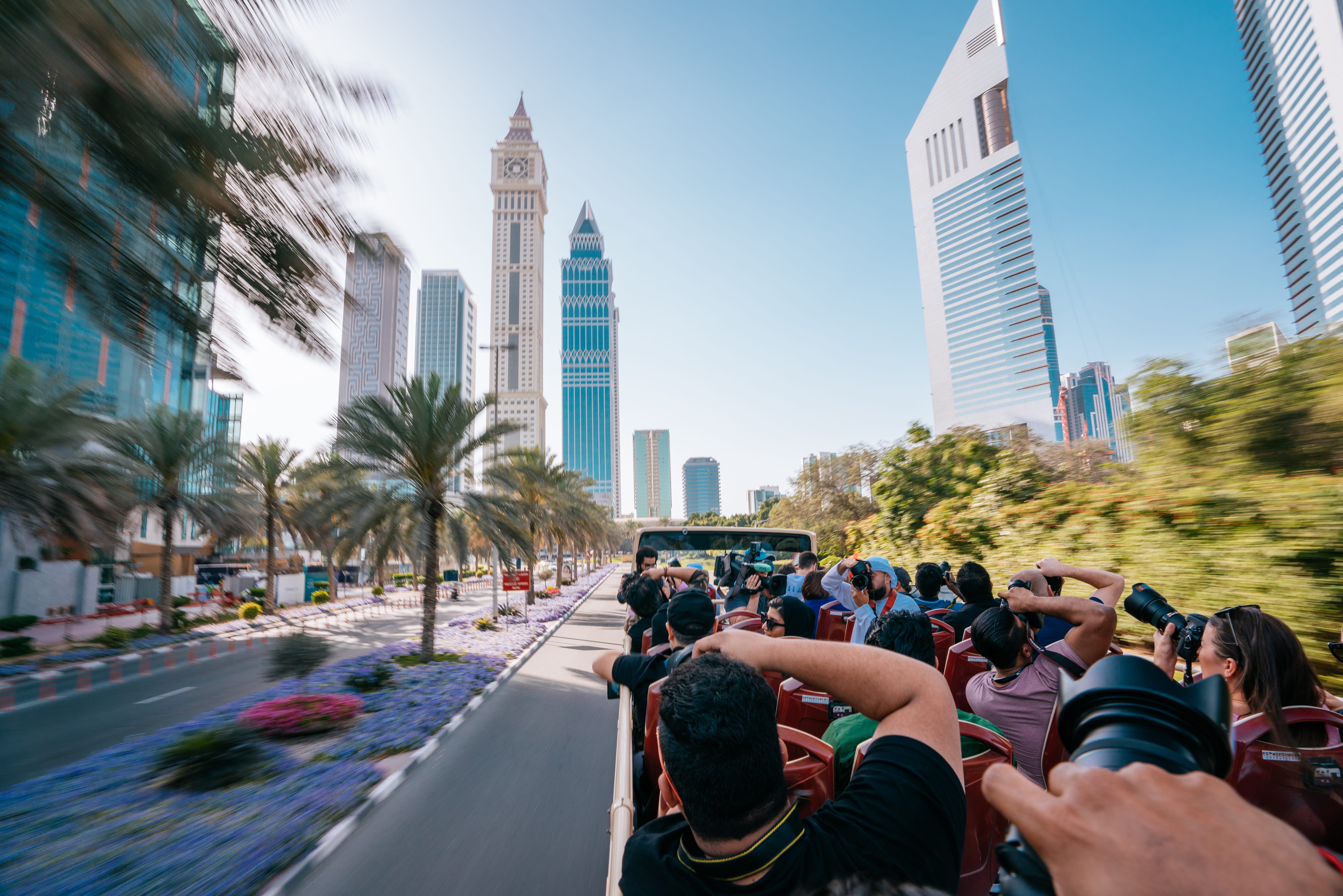 men, photography themes, motion blur, building, photographer, road, office building exterior, photographers, building exterior, palms, tourists, skyscraper, HD Wallpaper