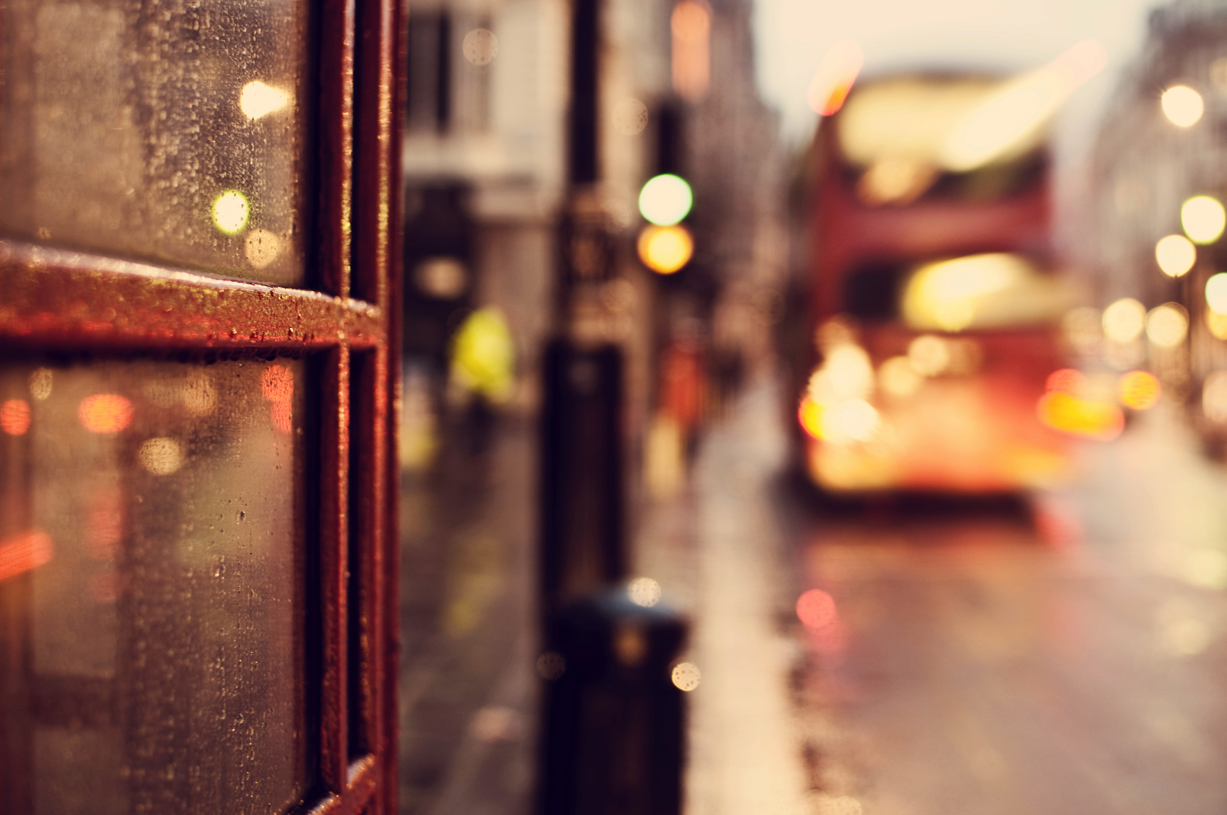night, built structure, close-up, focus on foreground, metal, architecture, England, lens flare, the city, illuminated, bokeh, London, transportation, glass - material, HD Wallpaper