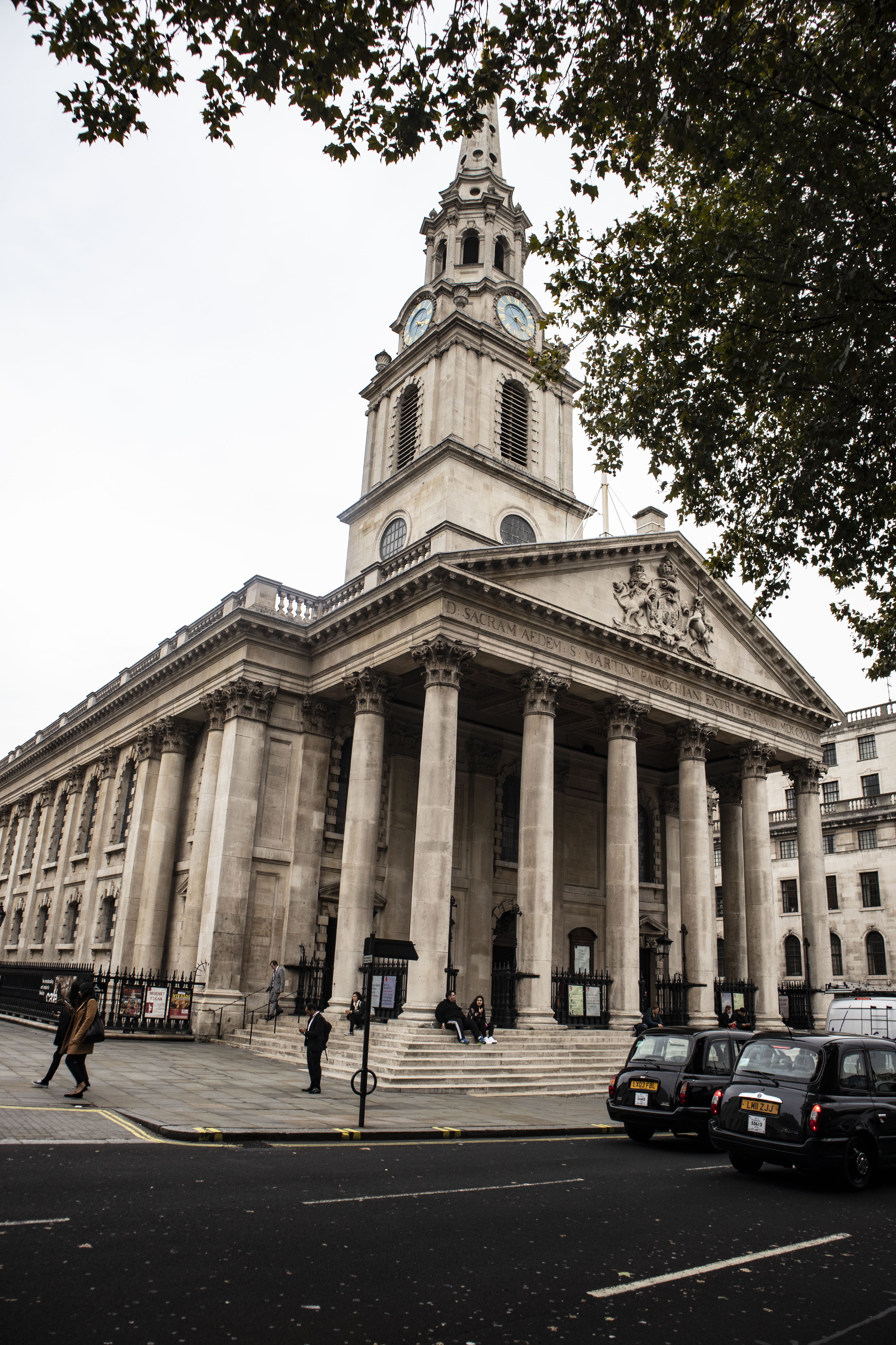 building exterior, london, land vehicle, history, sky, the past, day, travel destinations, architectural column, architecture, incidental people, united kingdom, Phone HD Wallpaper
