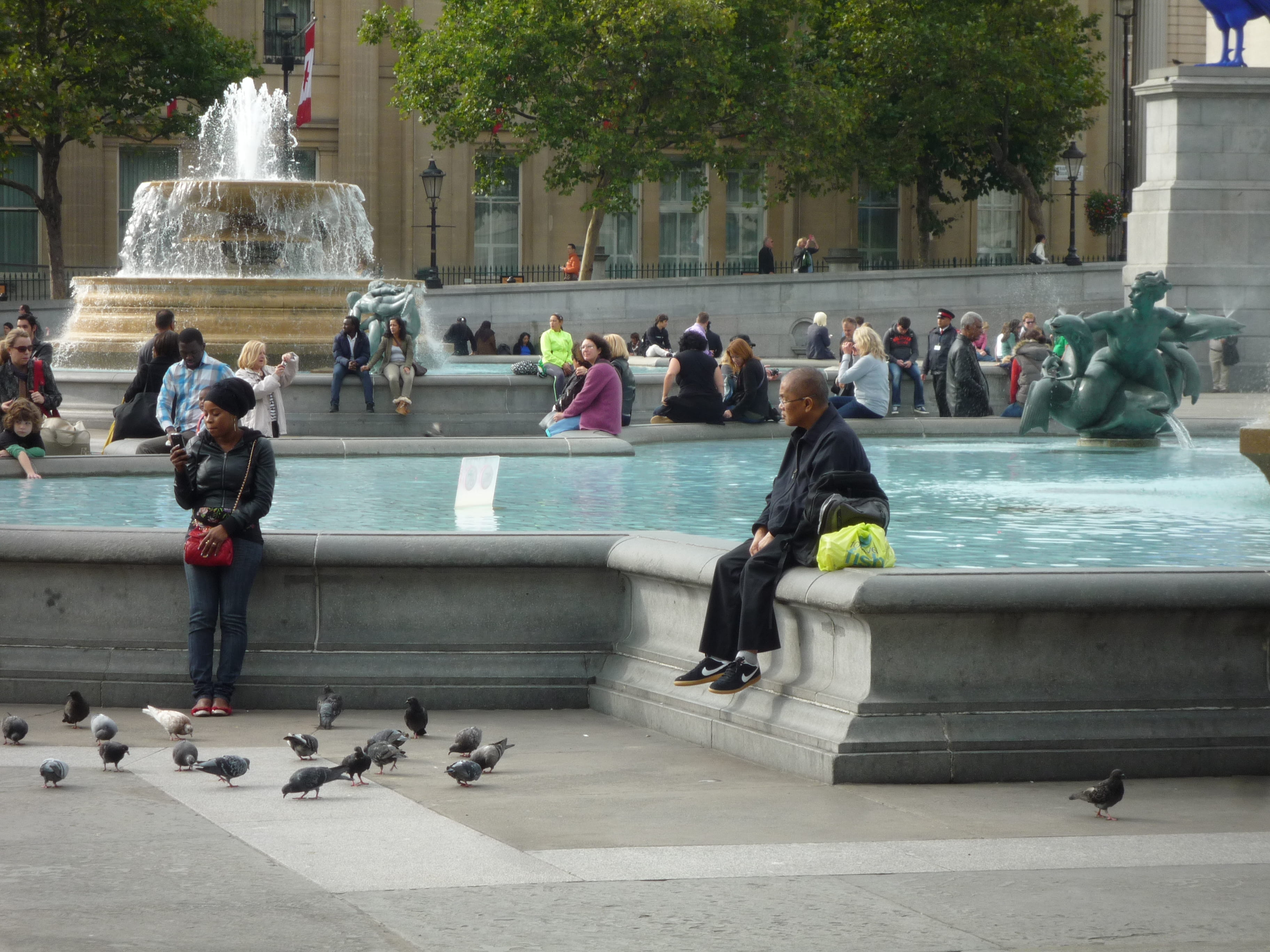 day, women, watching, crowd, trafalgar square, building exterior, group of people, britain, real people, adult, lifestyles, outdoors, nature, sculpture, HD Wallpaper