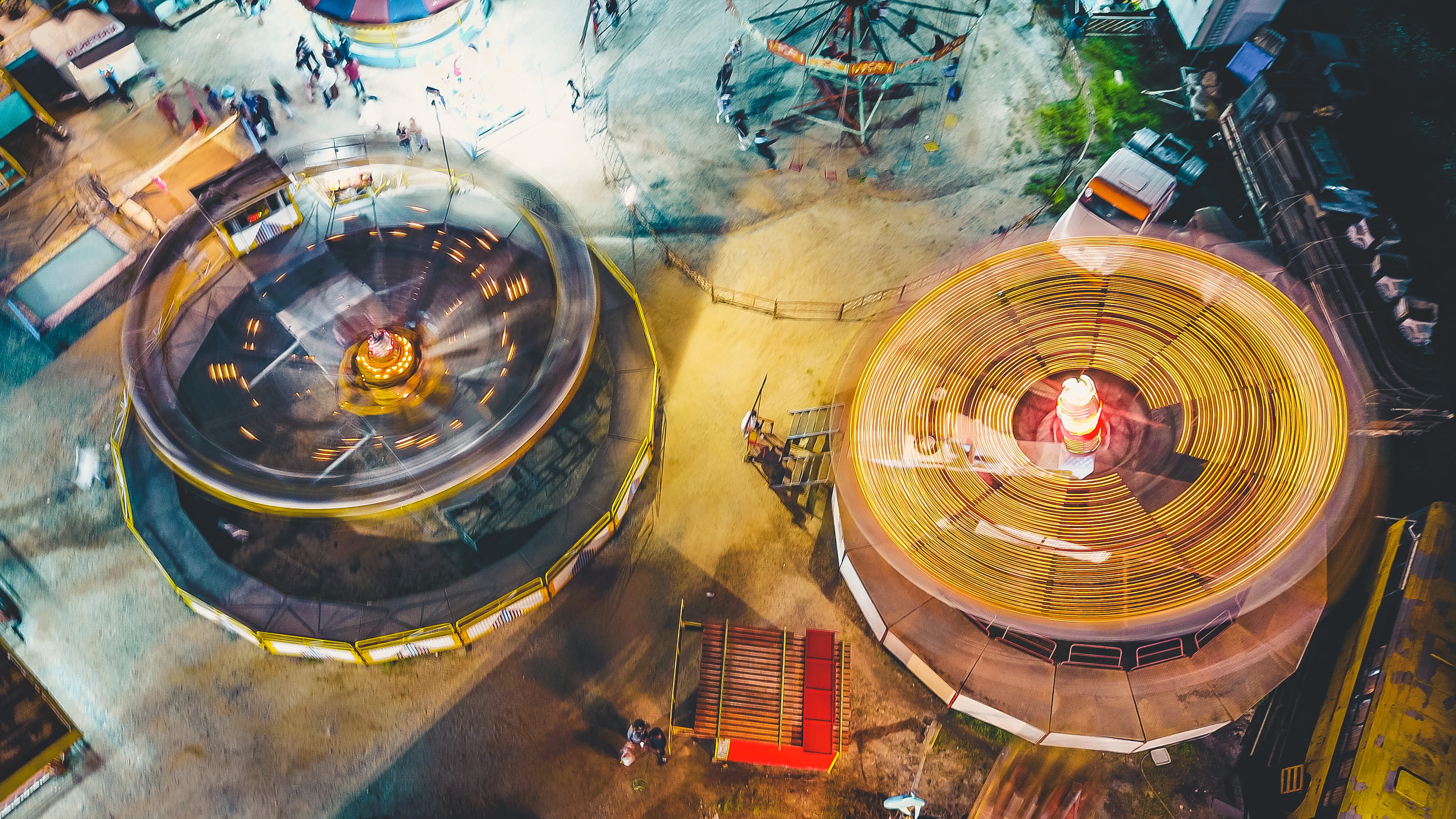 aerial view, amusement park, av. dona belmira marin, circle, women, nature, road, outdoors, directly above, men, geometric shape, intersection, fractal, HD Wallpaper