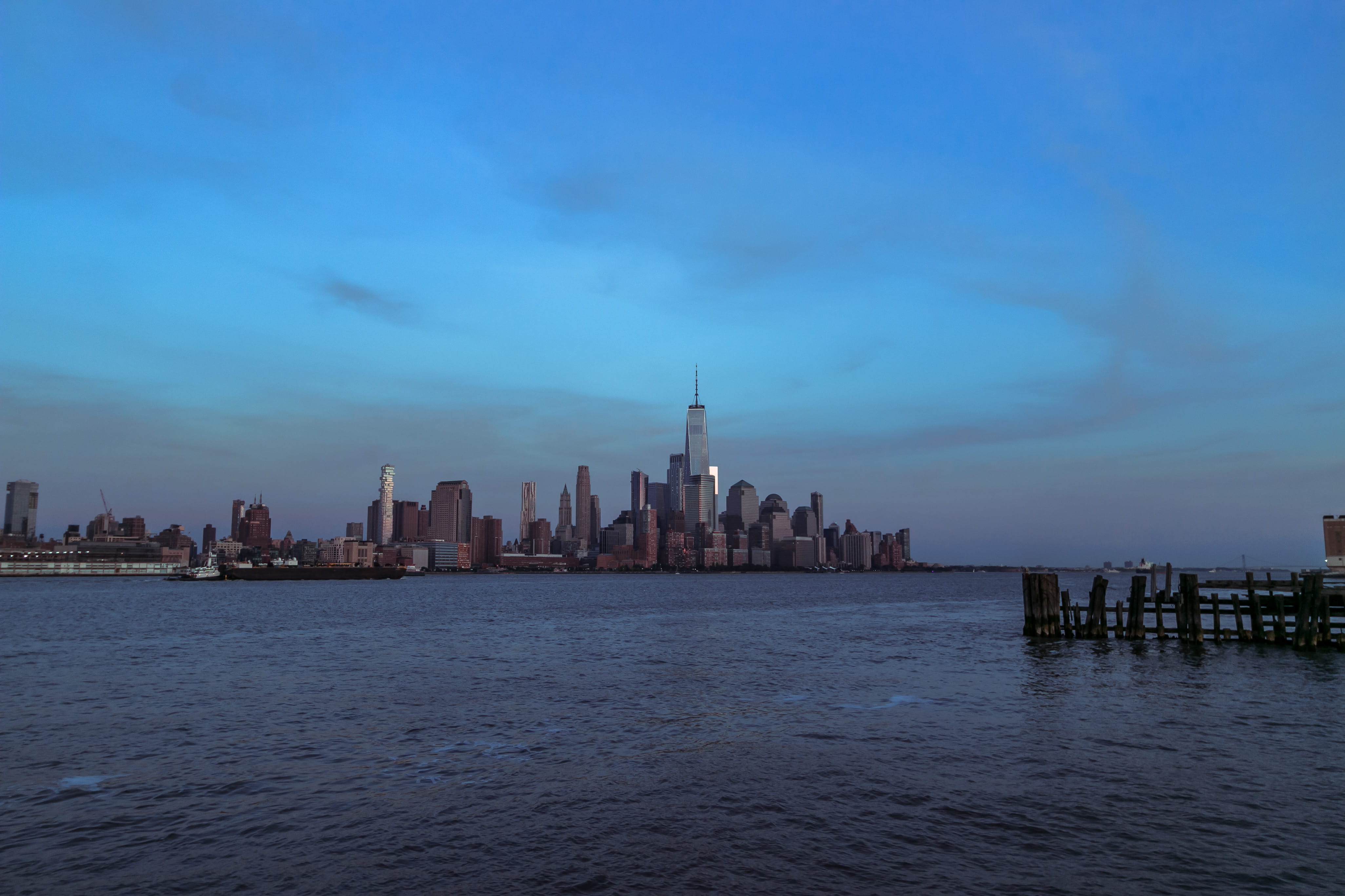 building exterior, ocean, tall - high, dock, city, outdoors, skyline, office building exterior, 1 wtc, lower manhattan, eery, no people, wtc, waterfront, HD Wallpaper