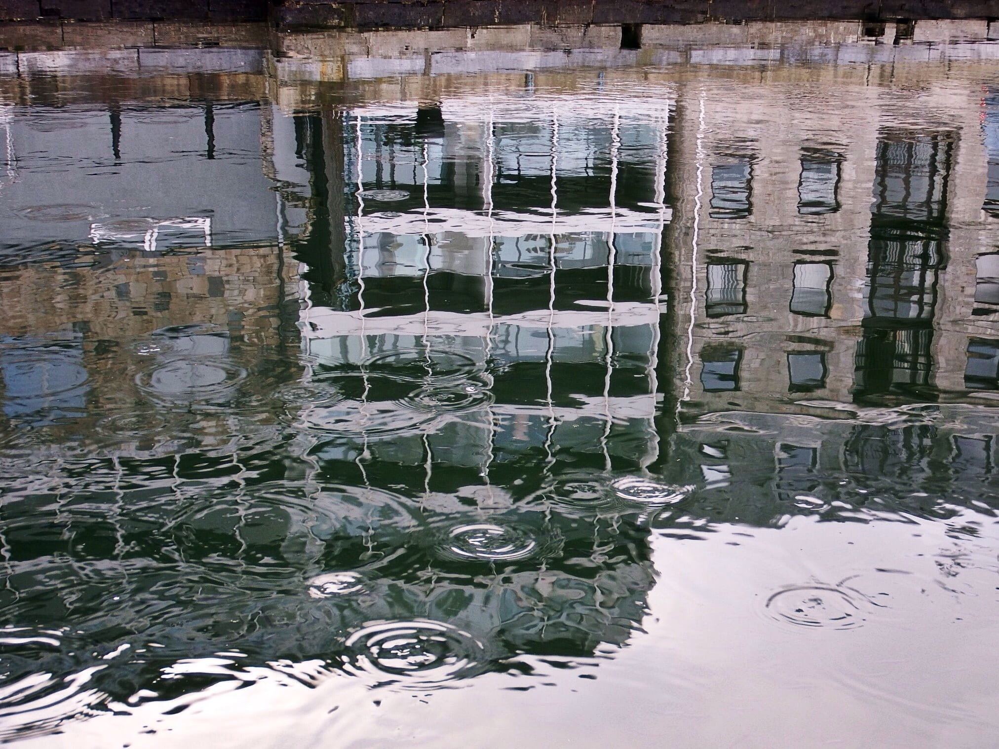 no people, nature, reflection, building exterior, waterfront, rainy season, lake, buidings, buildings, winter, relection, calm, built structure, 1080P, HD Wallpaper