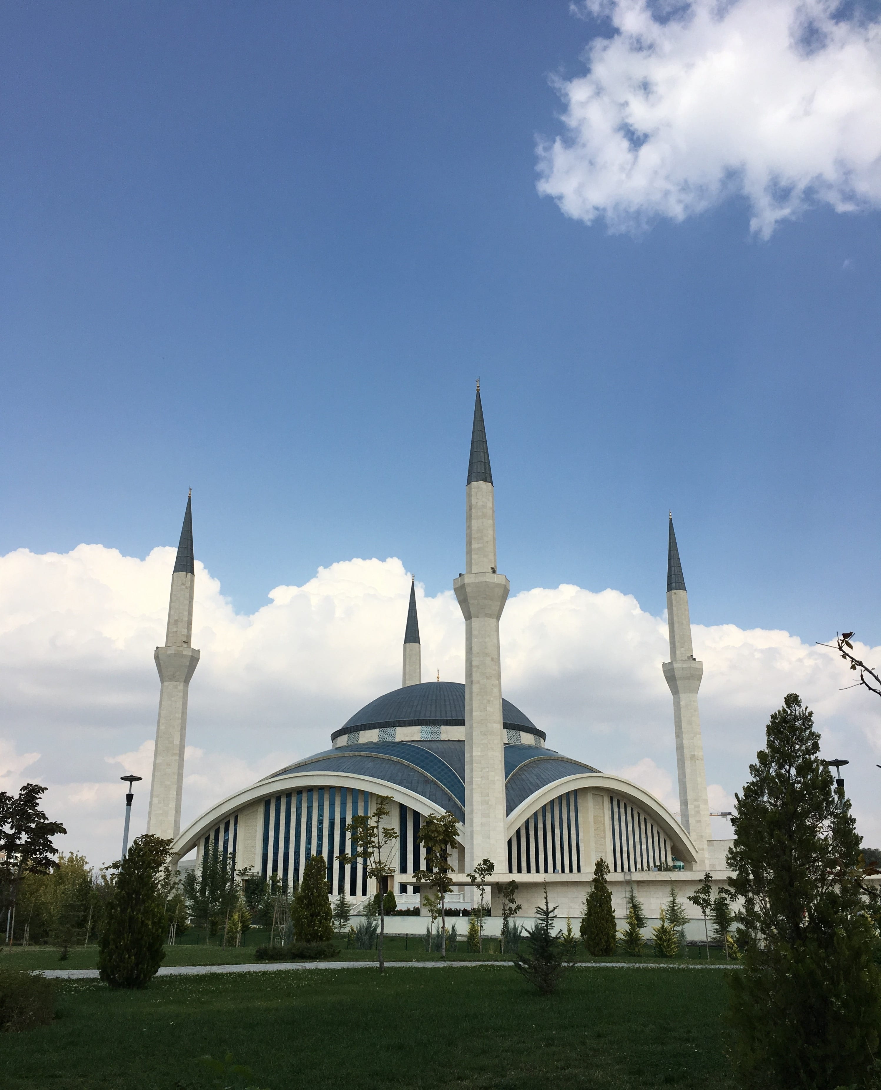 day, architecture, belief, spirituality, mosque, place of worship, building, tree, 2K, cami, no people, la mosquée, plant, tower, building exterior, built structure, Phone HD Wallpaper