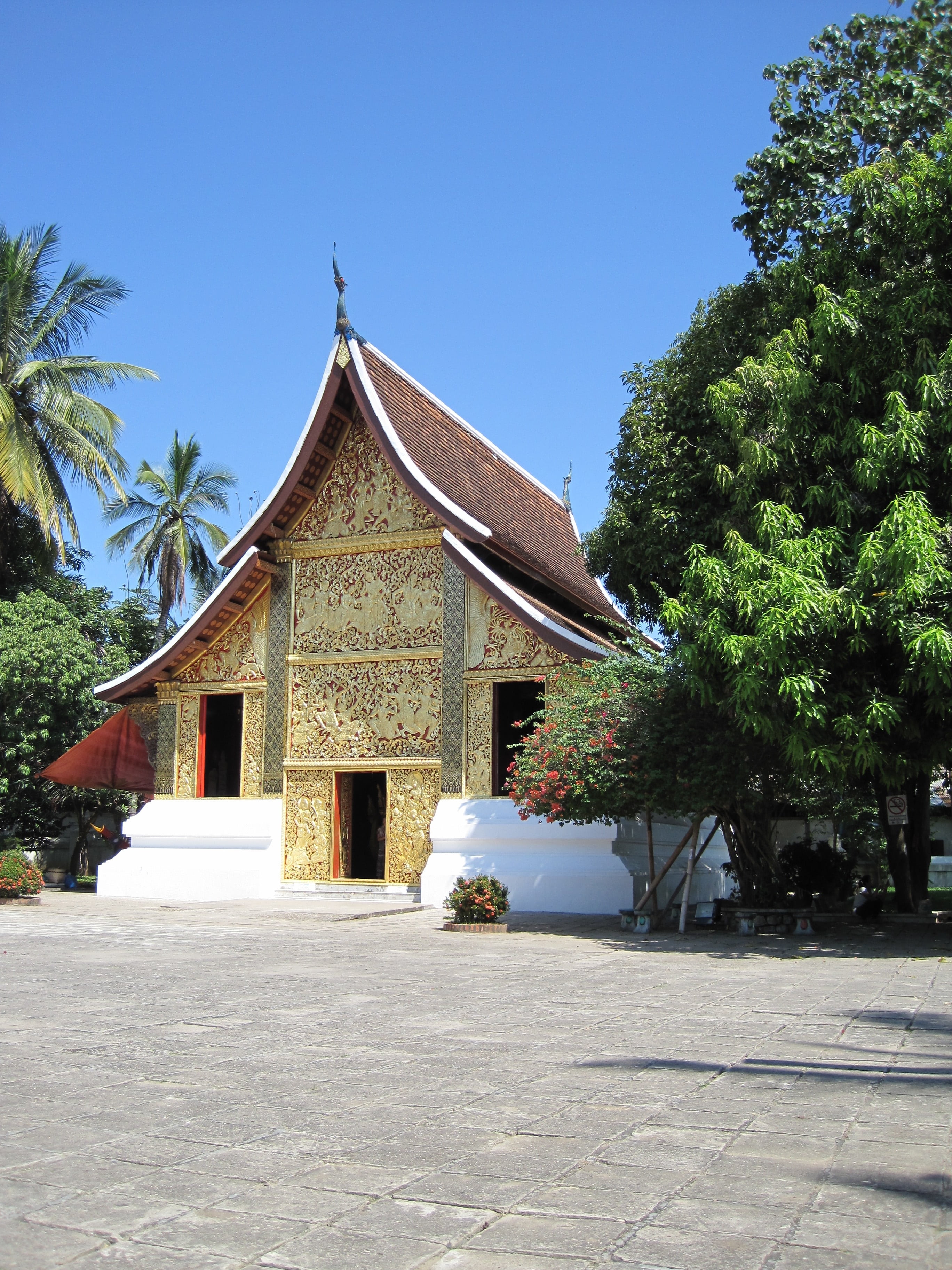 built structure, luang prabang, royal palace, building exterior, spirituality, religion, plant, architecture, tree, blue, day, no people, 2K, nature, sunlight, Phone HD Wallpaper