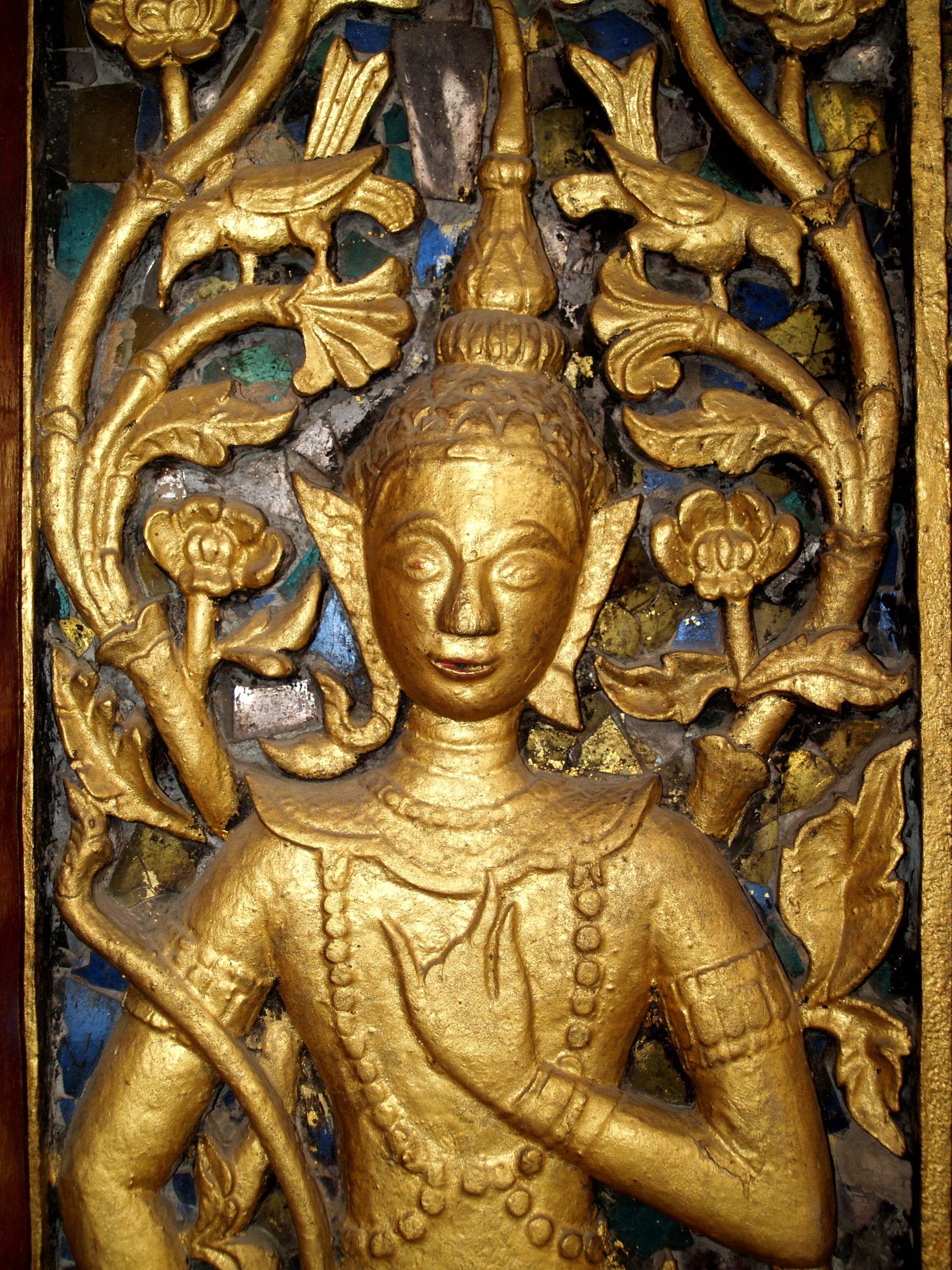 sculpture, ornate, asia, laos, luang prabang, human representation, carving, representation, gold, male likeness, gold colored, close-up, architecture, Phone HD Wallpaper