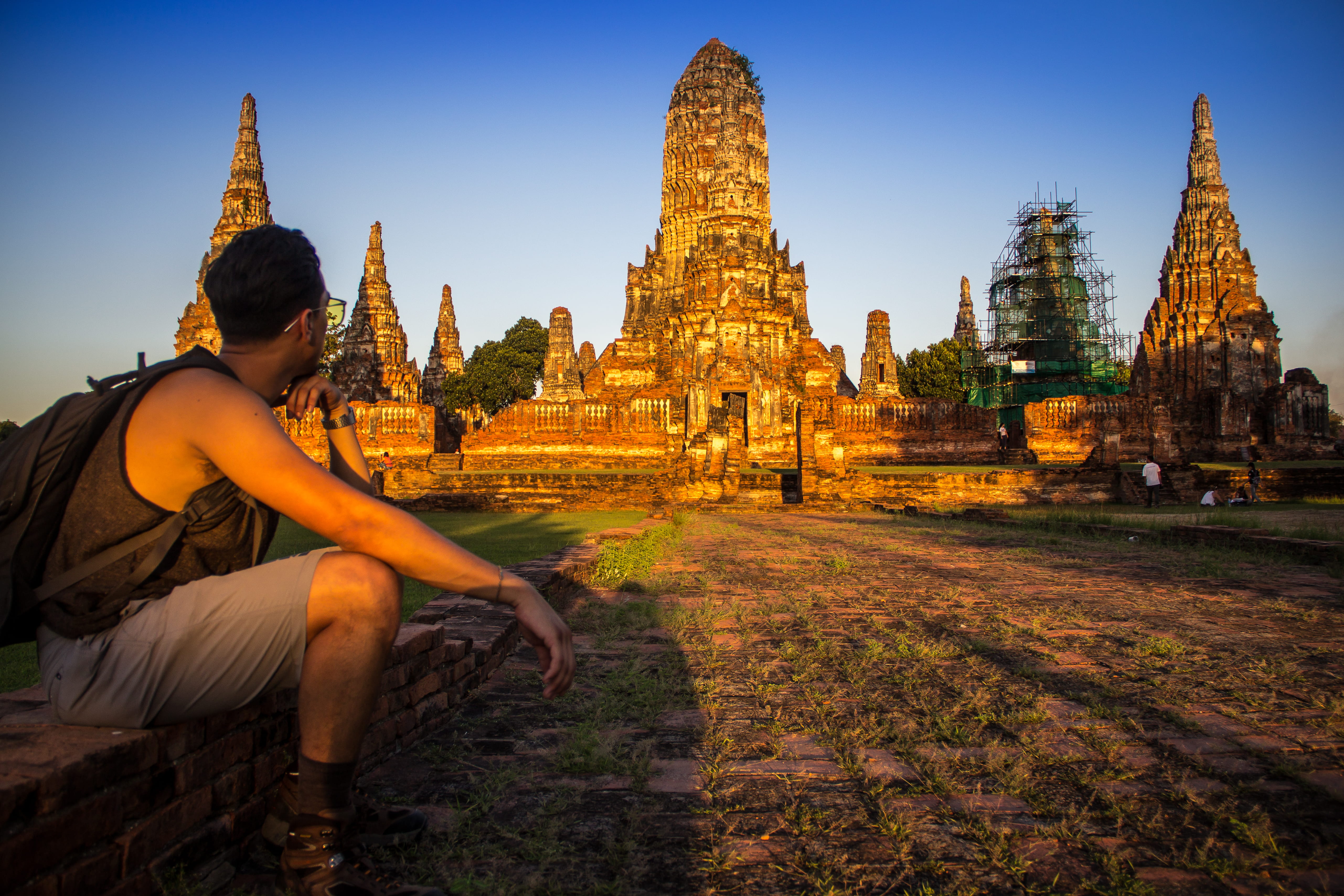 sitting, backpacker, tourism, archaeology, nature, spirituality, building, thailand, outdoors, 5K, built structure, ayutthaya, belief, history, ancient civilization, HD Wallpaper
