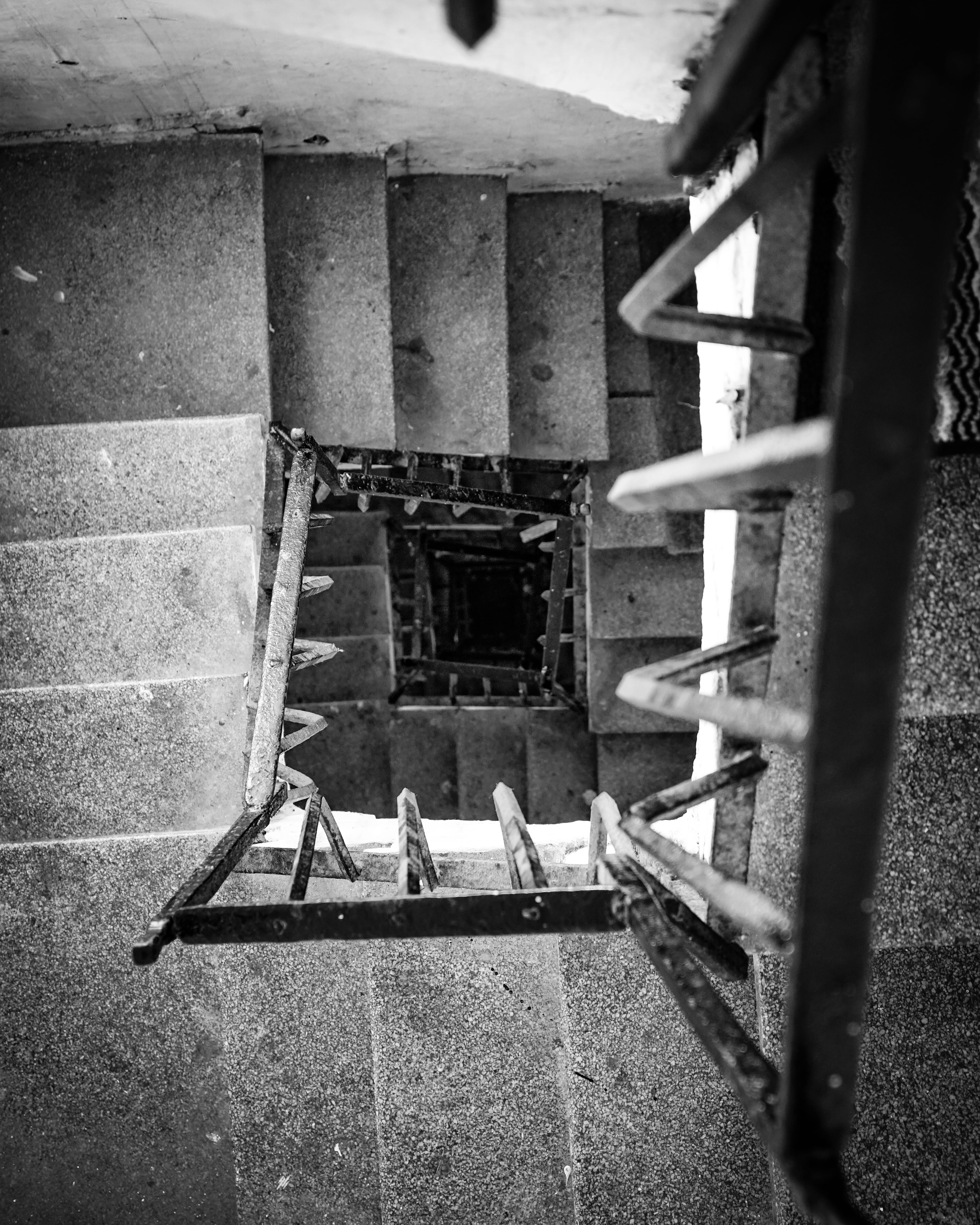 bokeh, deterioration, steps and staircases, damaged, wall - building feature, building exterior, built structure, staircase, bandw, outdoors, a6500, day, Phone HD Wallpaper