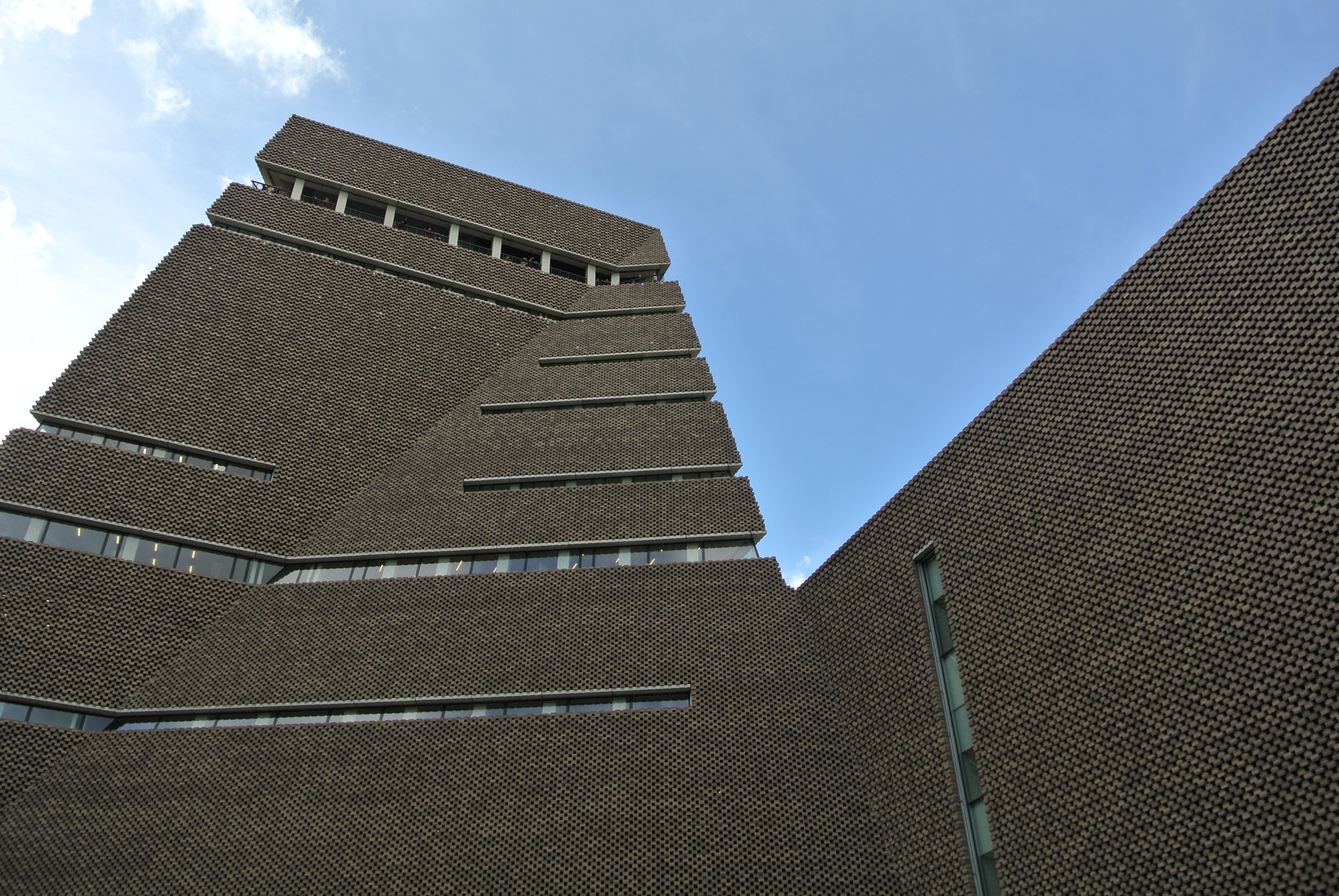 travel, cloud - sky, london, brickwork, low angle view, city, day, 4K, tate, tourism, history, building, sky, wall, place, the past, modern, architecture, HD Wallpaper
