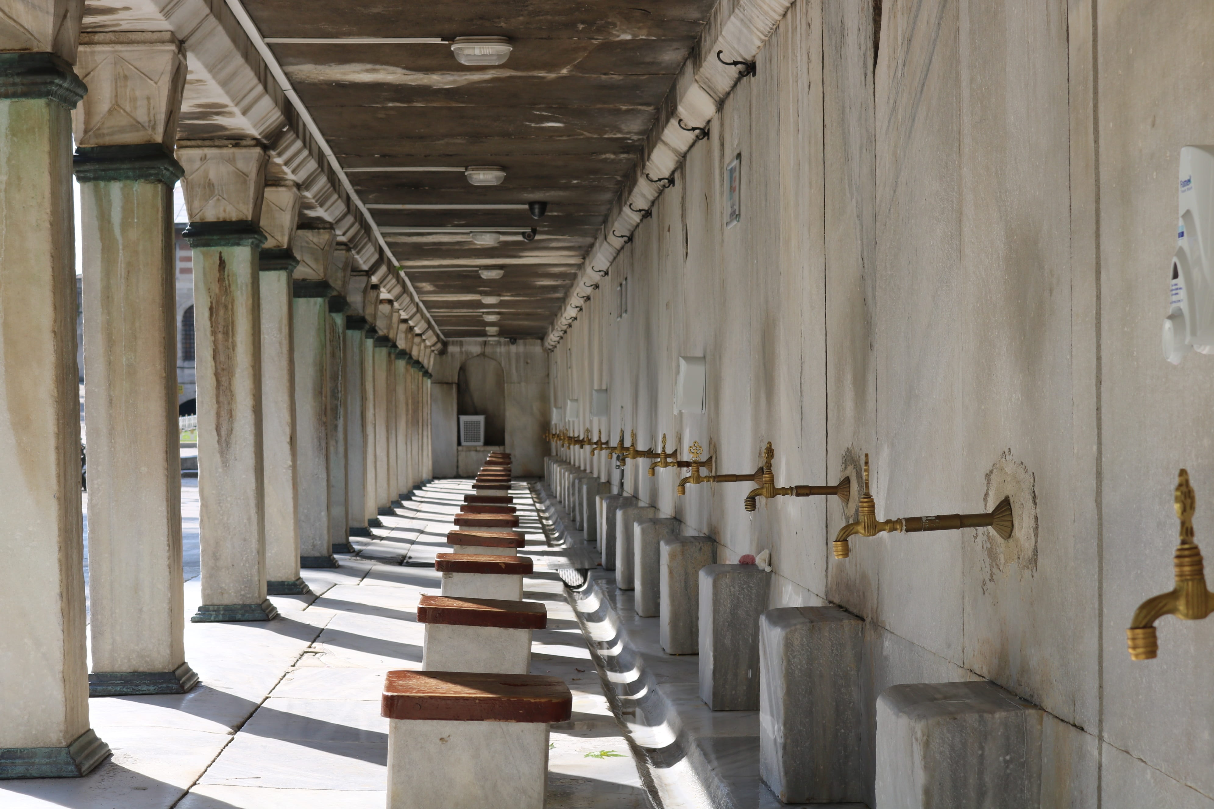 order, canon, tiled floor, built structure, flooring, no people, concrete, architecture, corridor, building, 4K, absence, arcade, diminishing perspective, HD Wallpaper