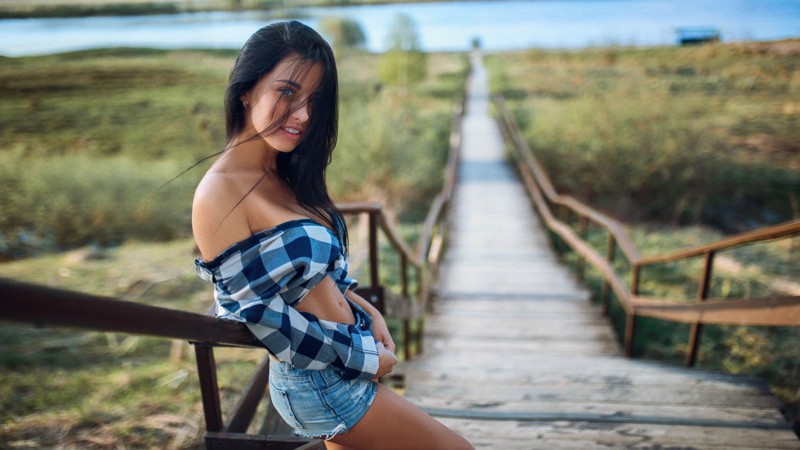 Alexey Slesarev, casual clothing, focus on foreground, women outdoors, one person, leisure activity, jean shorts, railing, beautiful woman, adult, smiling, HD Wallpaper