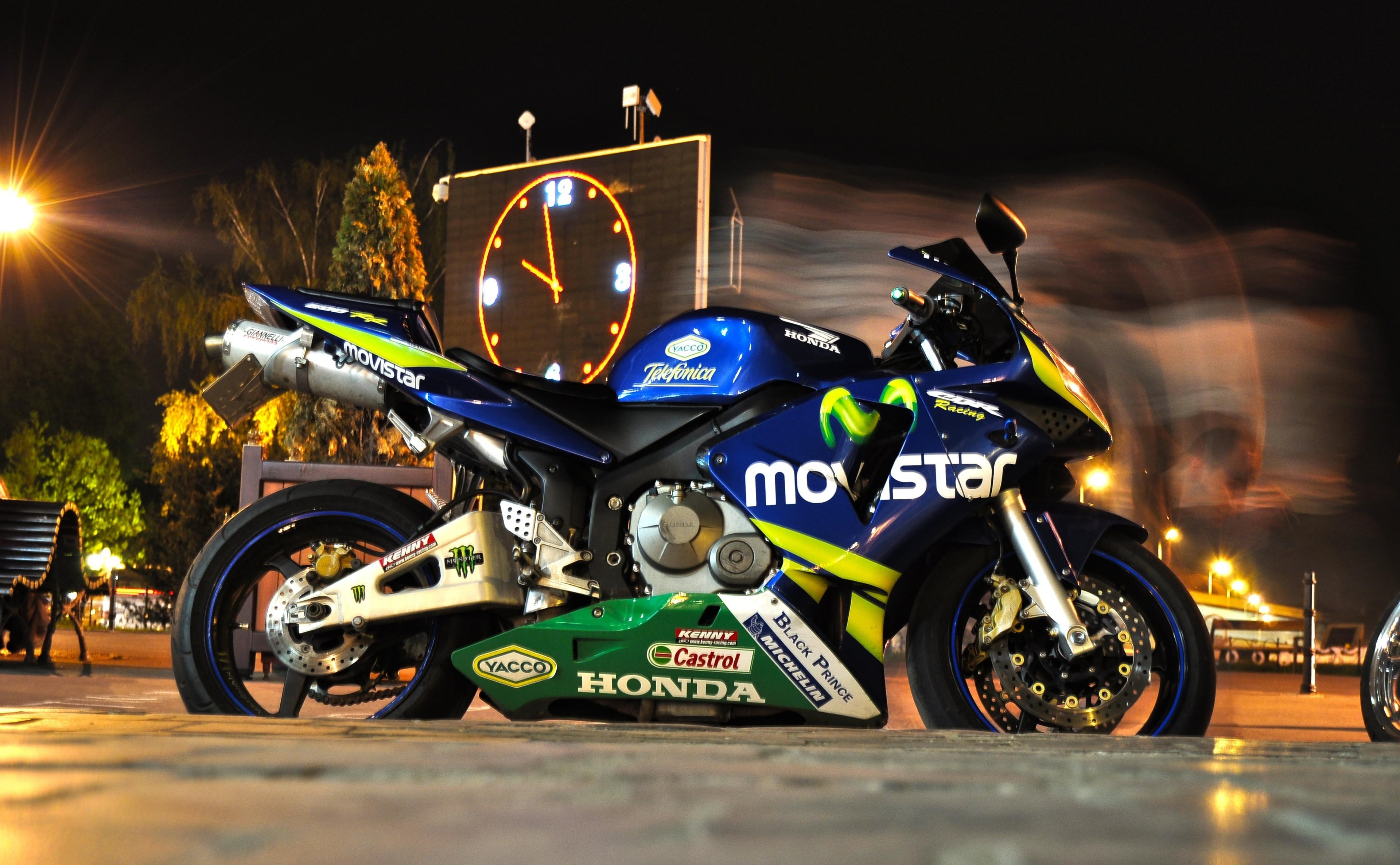 road, car, transportation, sport, illuminated, motor racing track, black, movistar, City, Night, government, bike, mode of transportation, driving, risk, HD Wallpaper