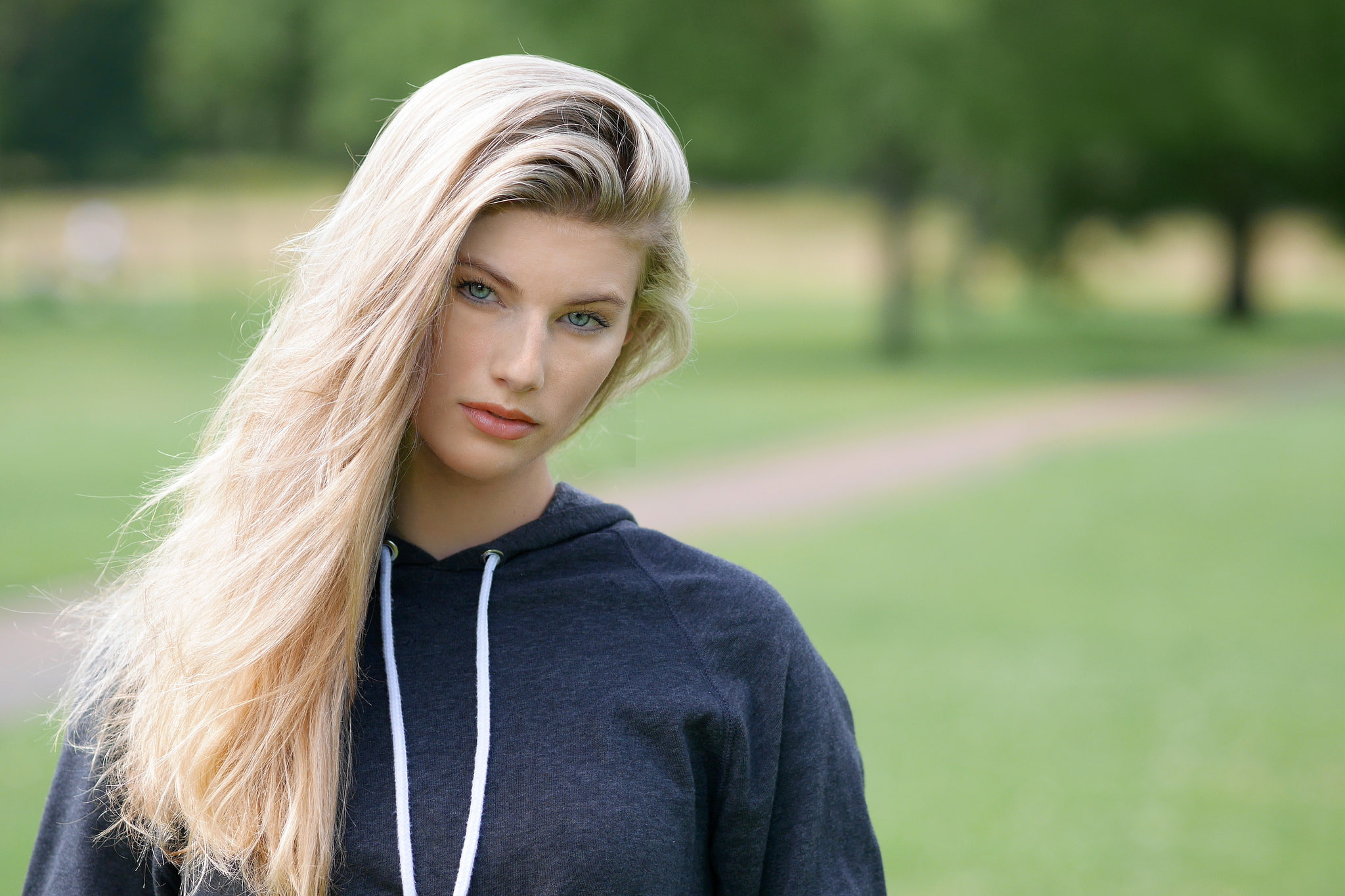 day, blond hair, portrait, adult, focus on foreground, hair, long hair, women, hairstyle, depth of field, looking at camera, looking at viewer, beautiful woman, HD Wallpaper