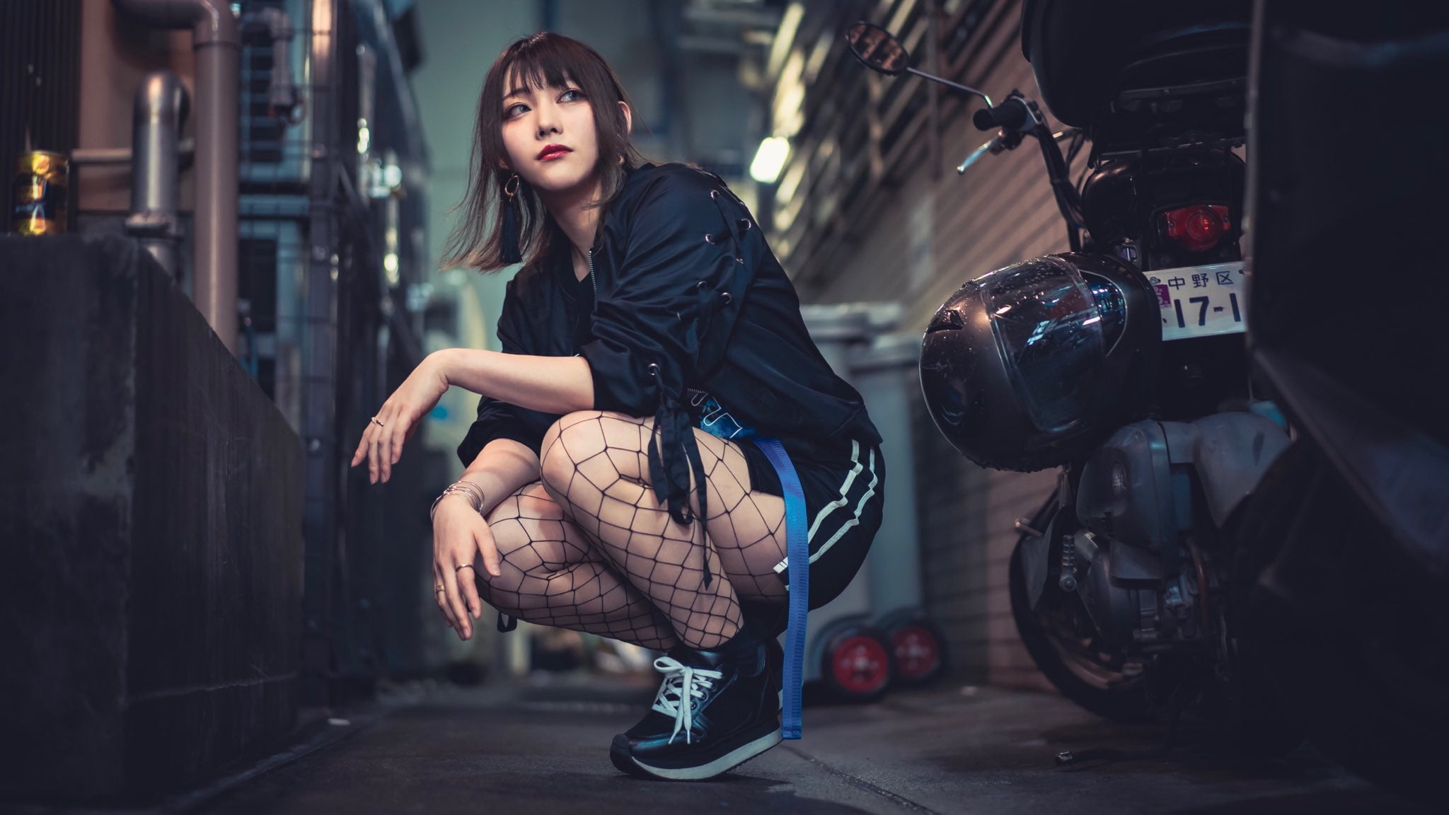 women, alleyway, fishnet, Japan, Asian, 1080P, brunette, motorcycle, HD Wallpaper