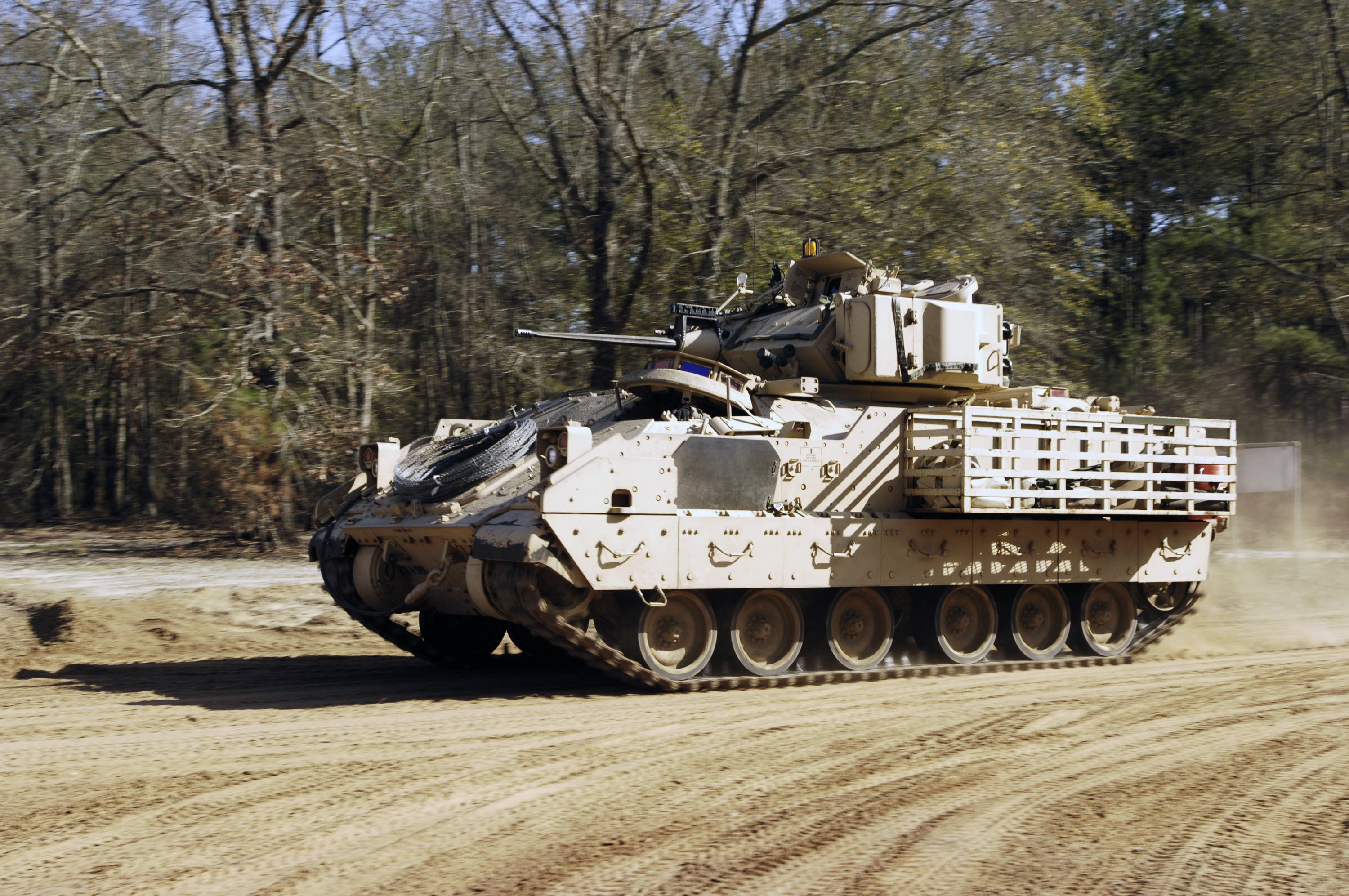weapon, apc, military, transport, bradley, tank, bfv, tanks, 2K, fighting, vehicle, HD Wallpaper