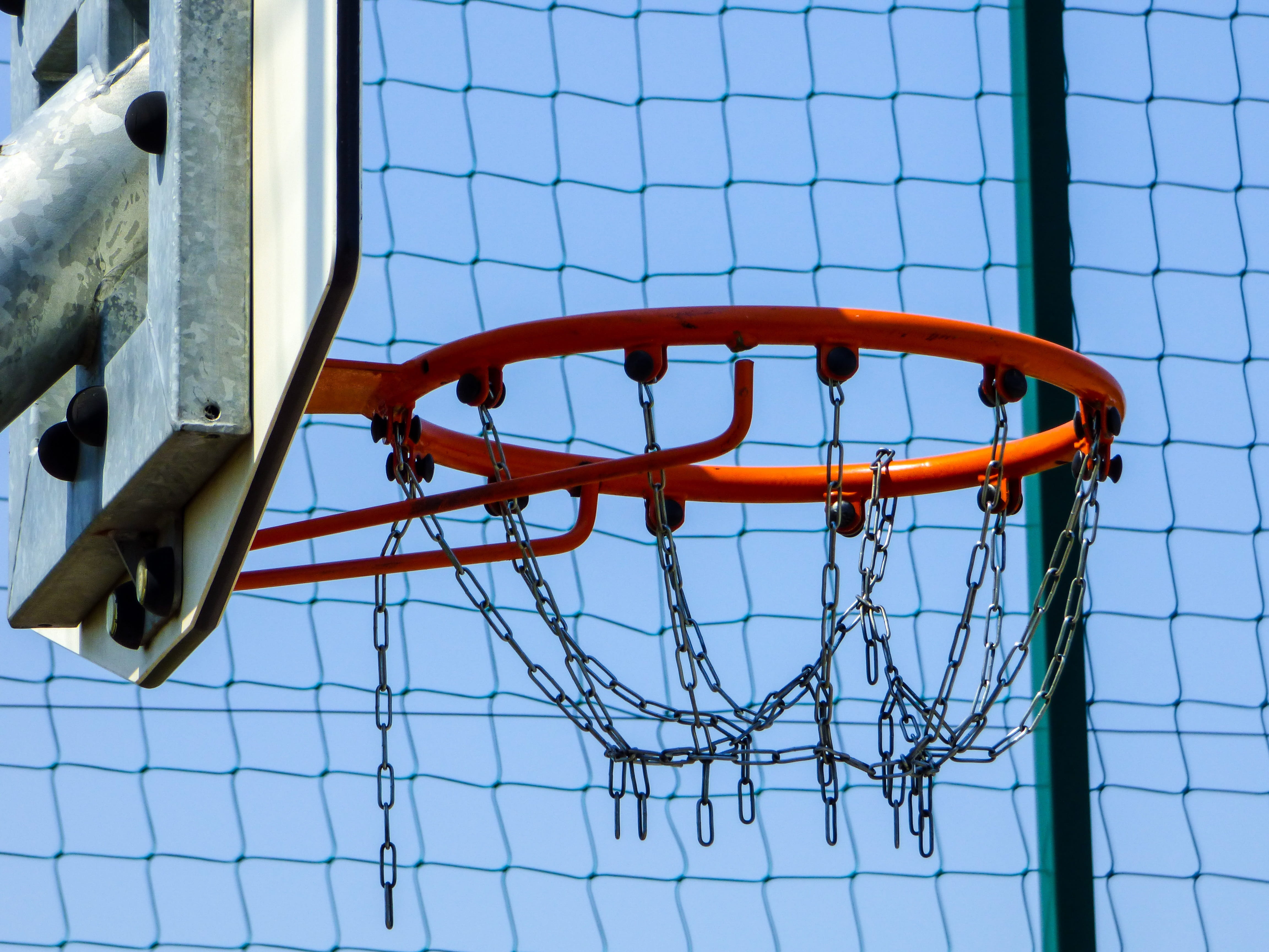 metal, outdoors, nature, safety, day, sports, close-up, low angle view, red, korárlabda, palisade, 4K, sky, blue, game, ring, boundary, basketball - sport, HD Wallpaper