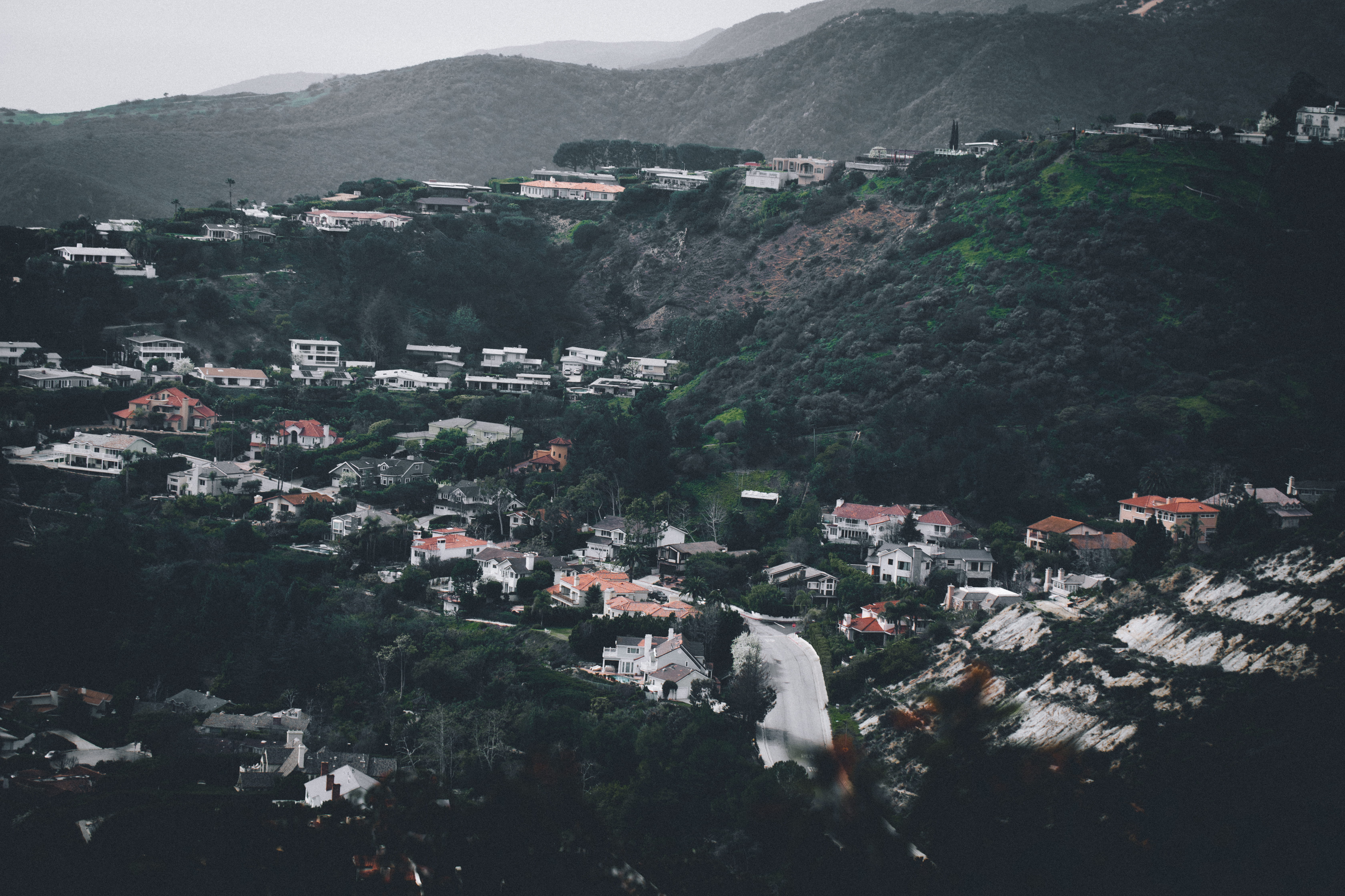 house, town, plant, homes, pacific coast, crowded, trees, cityscape, mountains, environment, building exterior, community, cloudy, outdoors, 5K, pacific palisades, HD Wallpaper