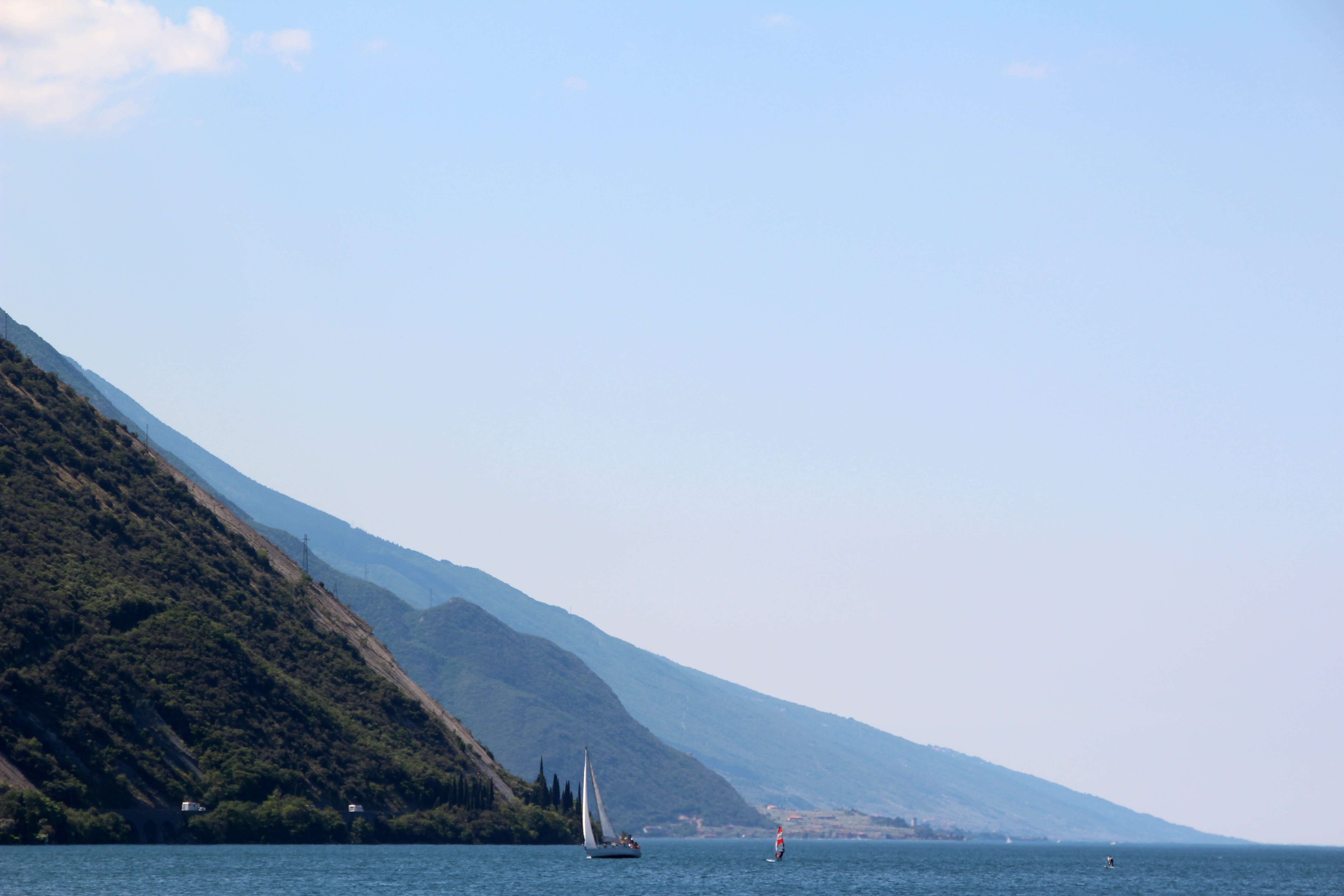bergwelt südtirol, scenics - nature, land, wind surfing, garda, mountains, stand up paddle, tranquil scene, tranquility, beach, travel destinations, lake, HD Wallpaper