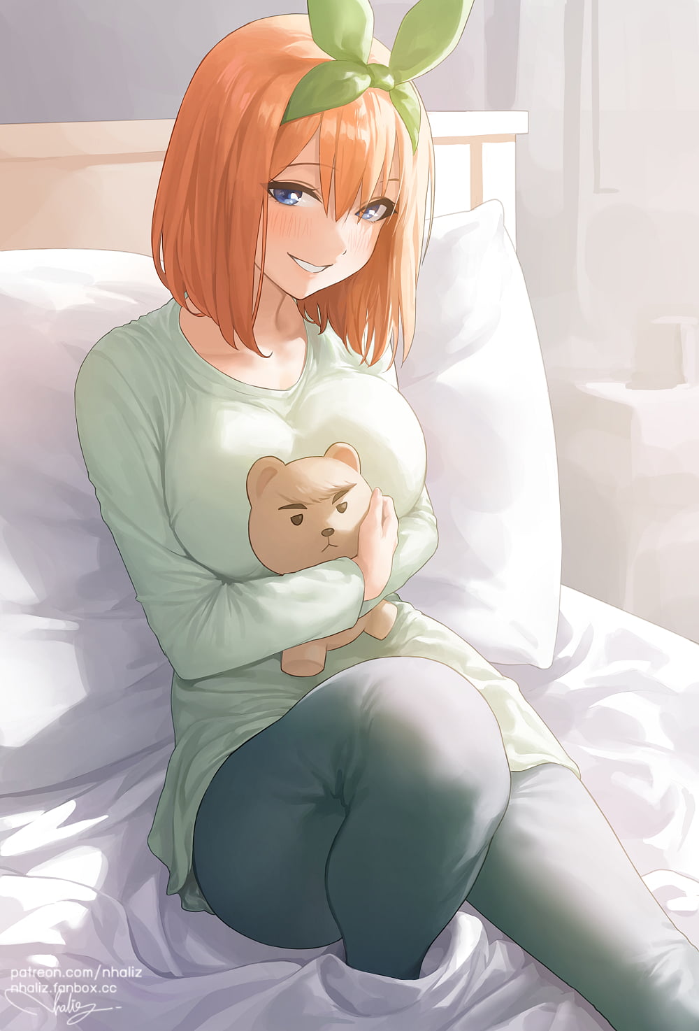 Nakano Yotsuba, smiling, redhead, women, teddy bears, 5-toubun no Hanayome, anime girls, green t-shirt, nhaliz, 720P, bow, T-shirt, Phone HD Wallpaper