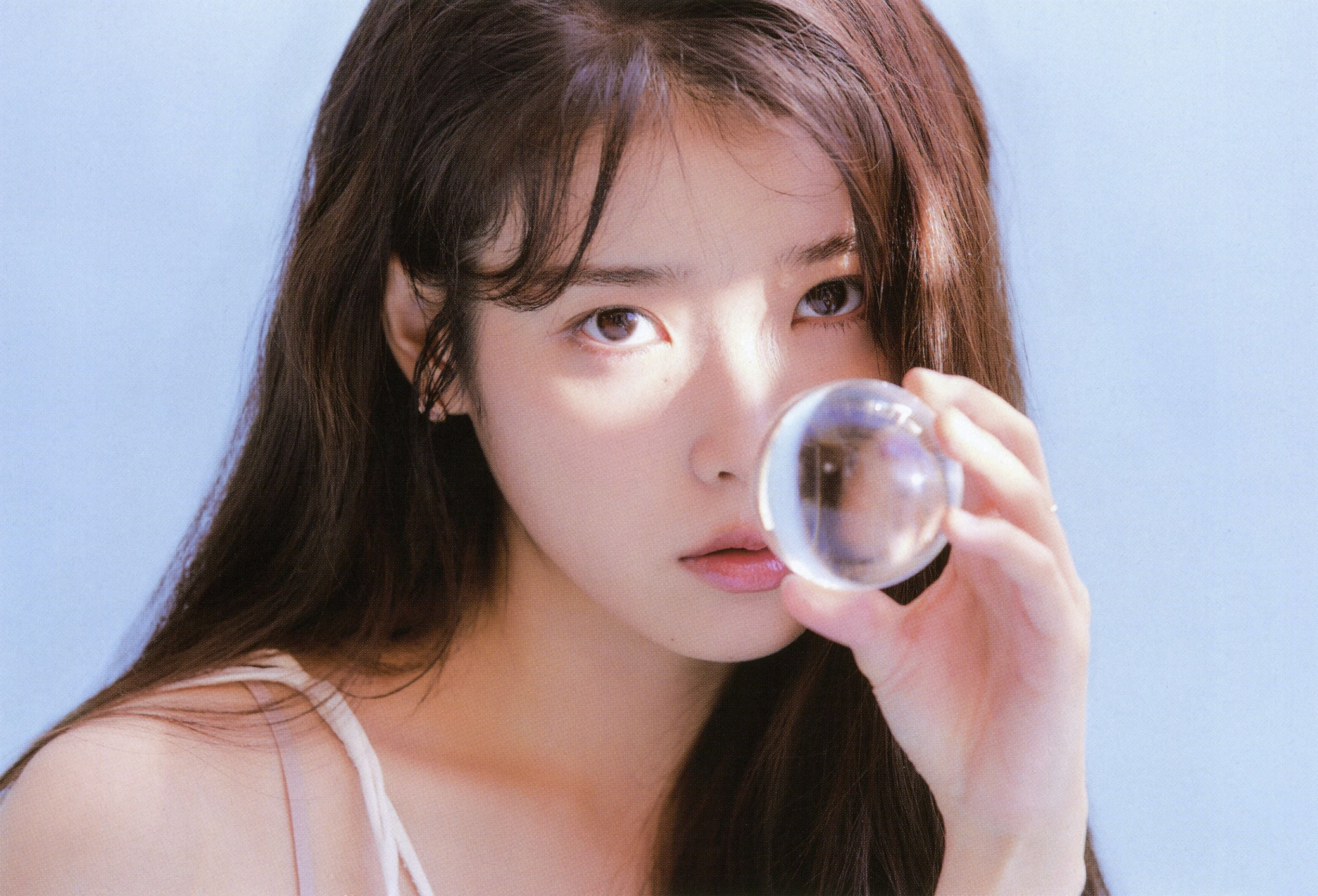 Asian, simple background, IU, 2K, K-pop, HD Wallpaper