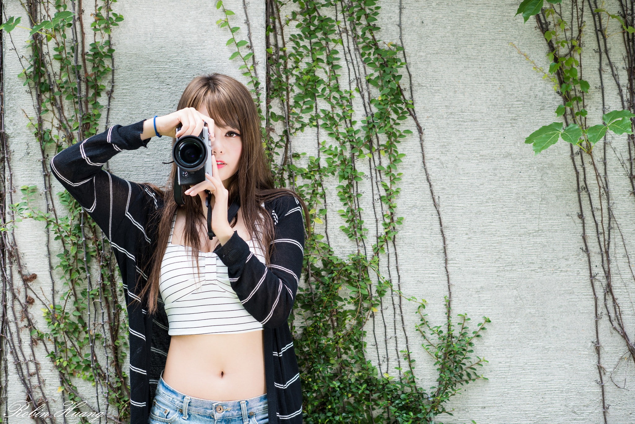 hairstyle, photography themes, digital camera, photographer, casual clothing, activity, one person, women, holding, 1080P, camera - photographic equipment, HD Wallpaper