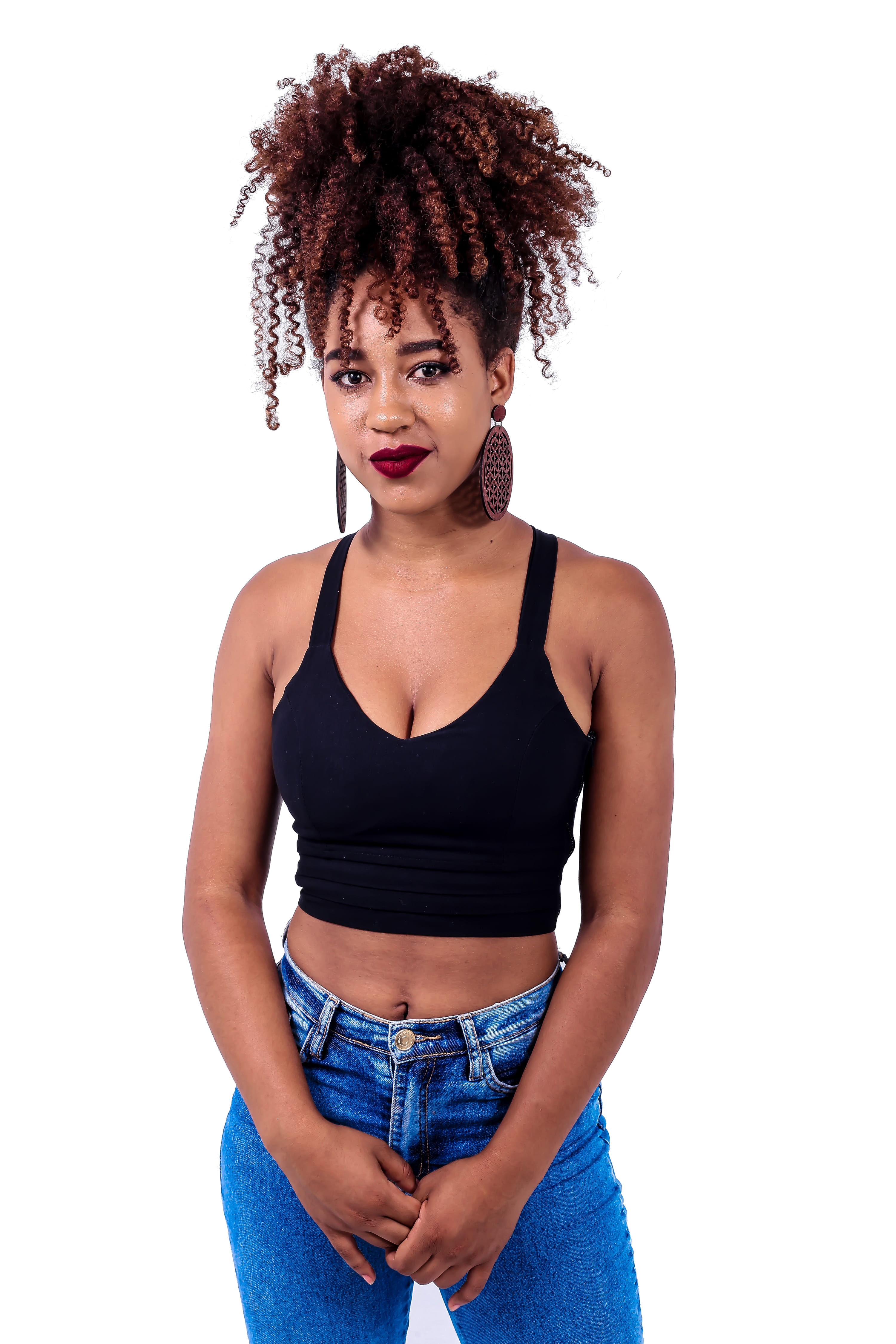 confidence, young women, beauty, beautiful woman, studio shot, casual clothing, lifestyles, hair, standing, ebony, one person, three quarter length, brazil, Phone HD Wallpaper