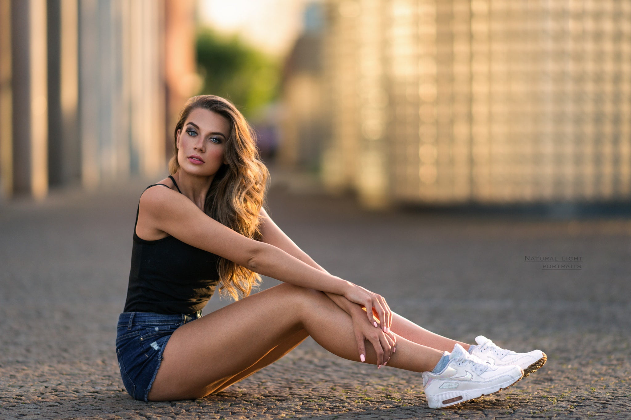 road, Lucie Syrohova, 1080P, gril, city, look, model, shorts, snickers, HD Wallpaper