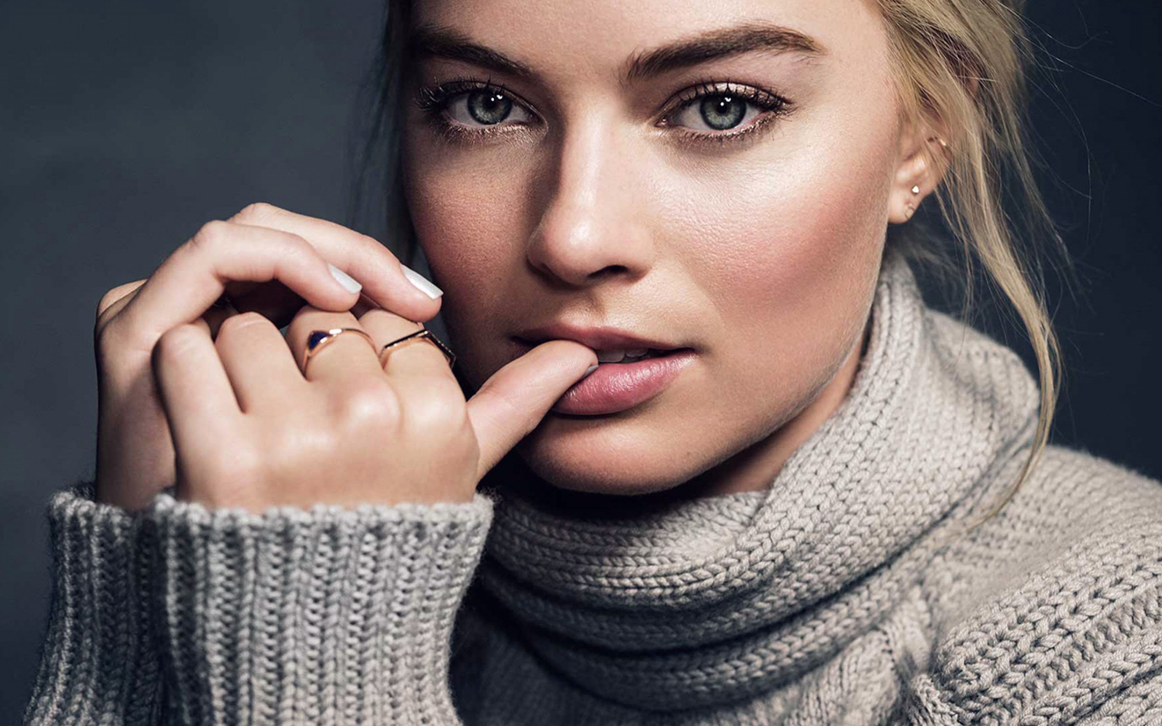 clothing, margot, one person, young adult, hand, fashion, scarf, beautiful people, body part, contemplation, human face, 4K, beauty, warm clothing, women, HD Wallpaper